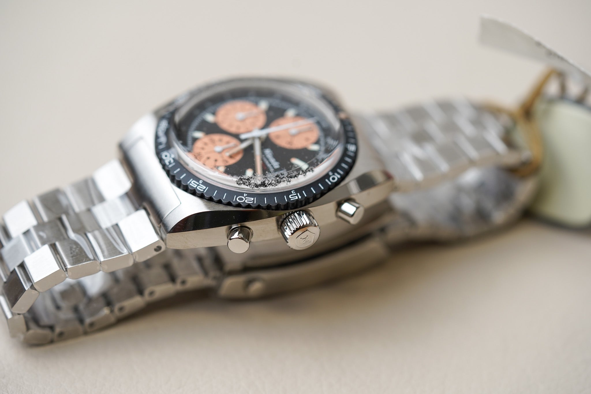 Nivada Grenchen Chronosport Mecaquartz Salmon 77002Q45