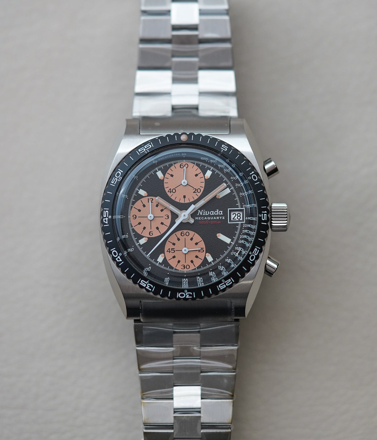 Nivada Grenchen Chronosport Mecaquartz Salmon 77002Q45