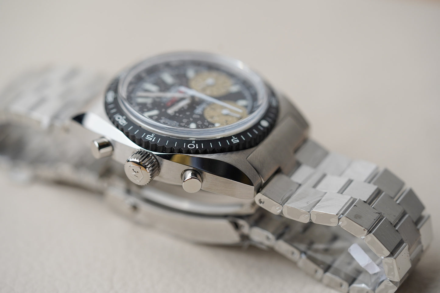 Nivada Grenchen Autochron White 77002A45