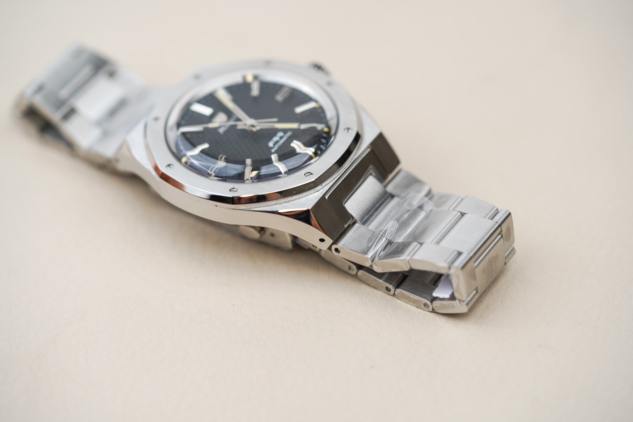 Nivada Grenchen F77 41mm Black Dial No Date 68041A77A – Belmont