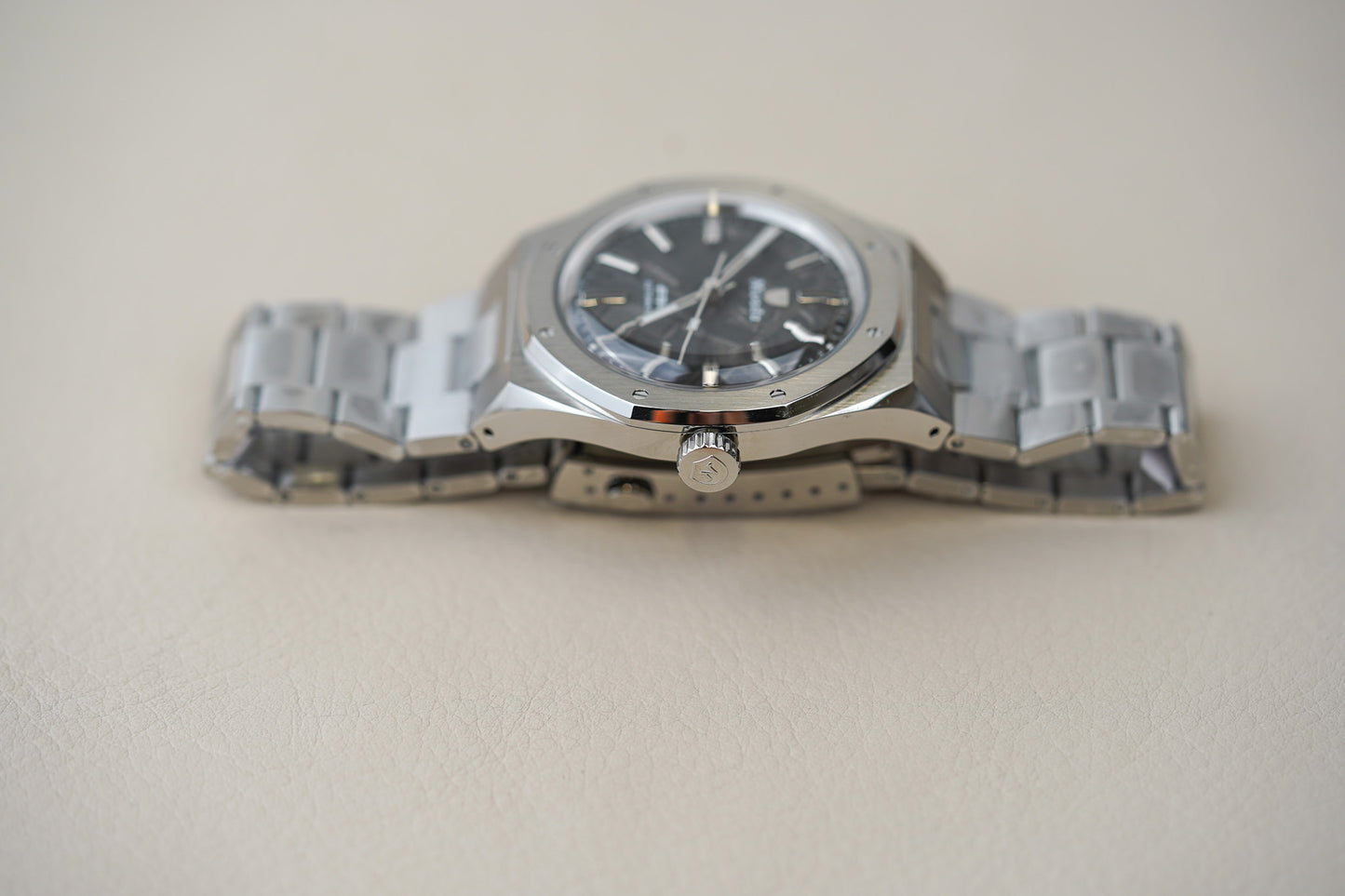 Nivada Grenchen F77 41mm Meteorite Dial No Date 68041A77C Steel
