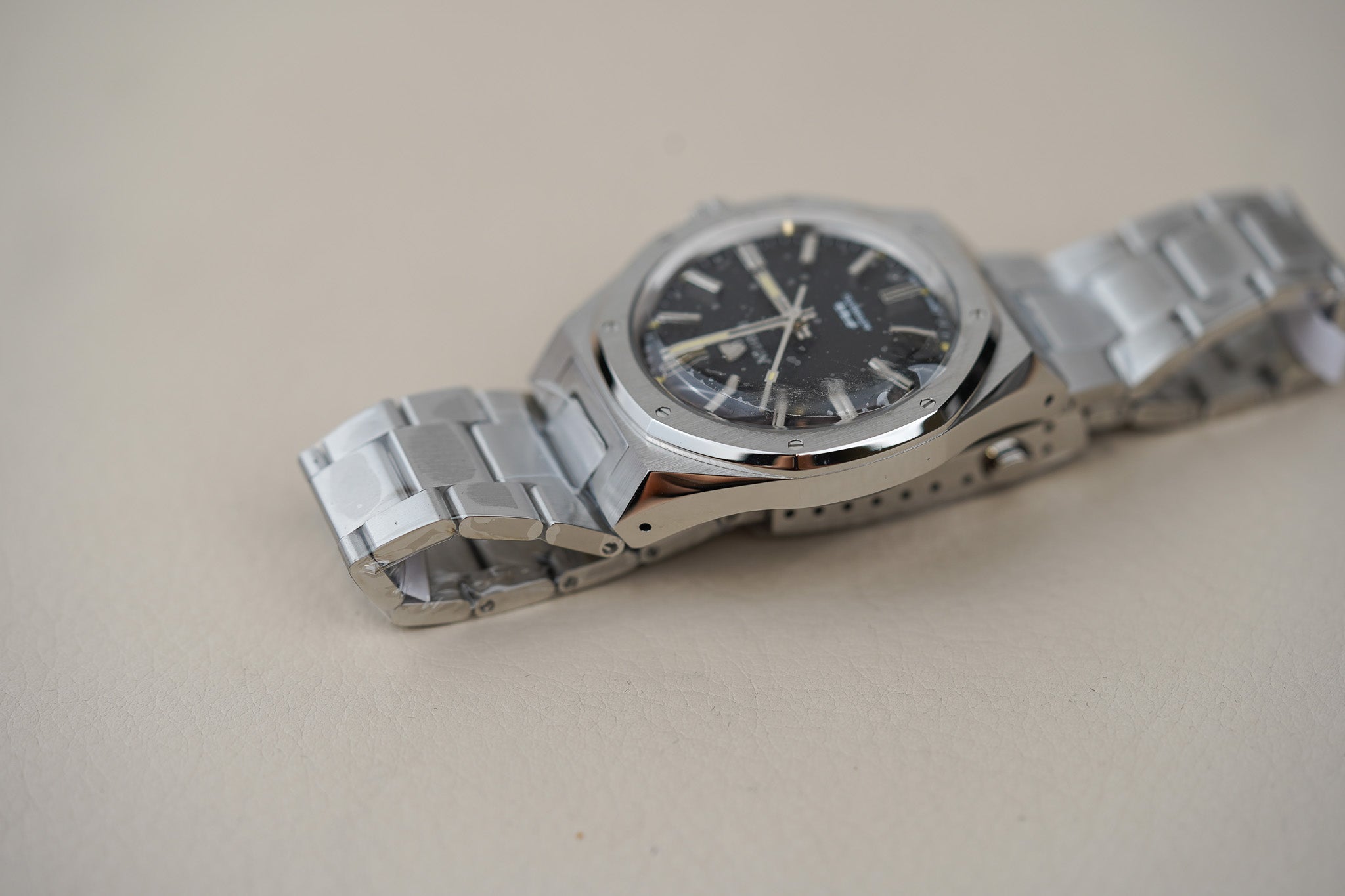 Nivada Grenchen F77 MK2 SST Beige Lume Black No Date Dial 68042A77