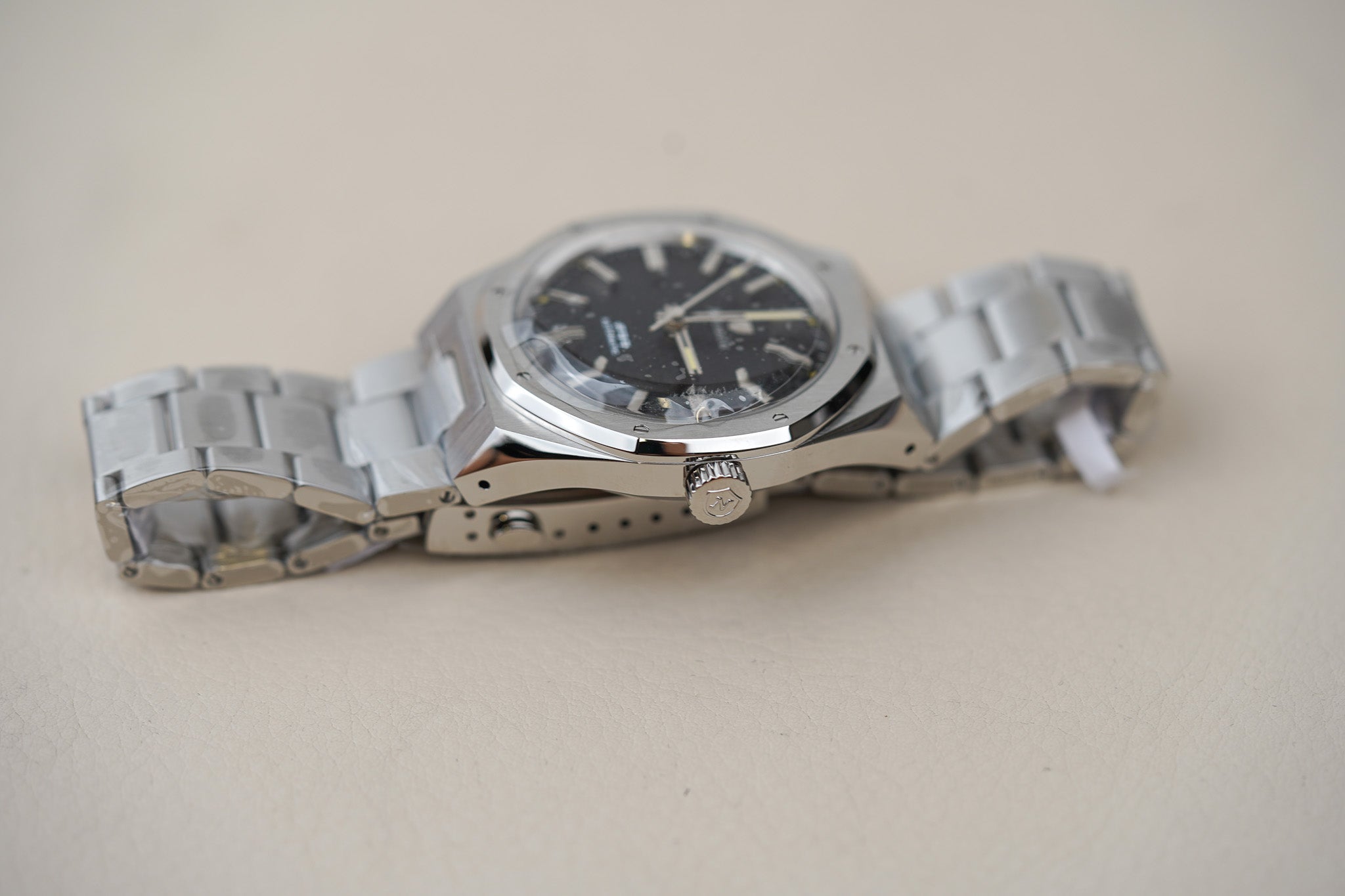 Nivada Grenchen F77 MK2 SST Beige Lume Black No Date Dial 68042A77