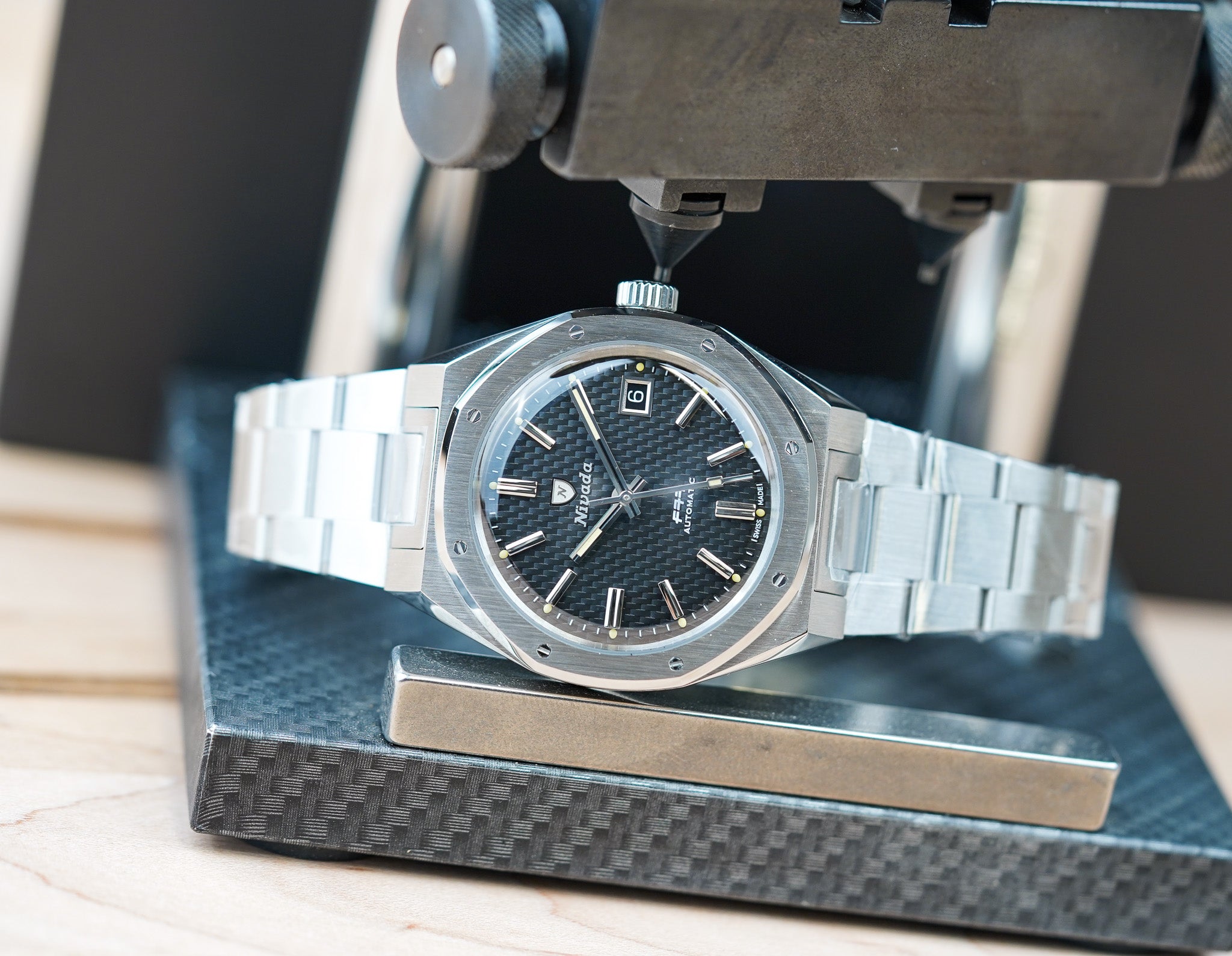 Nivada Grenchen F77 MK2 SST Beige Lume Black With Date Dial 69010A77