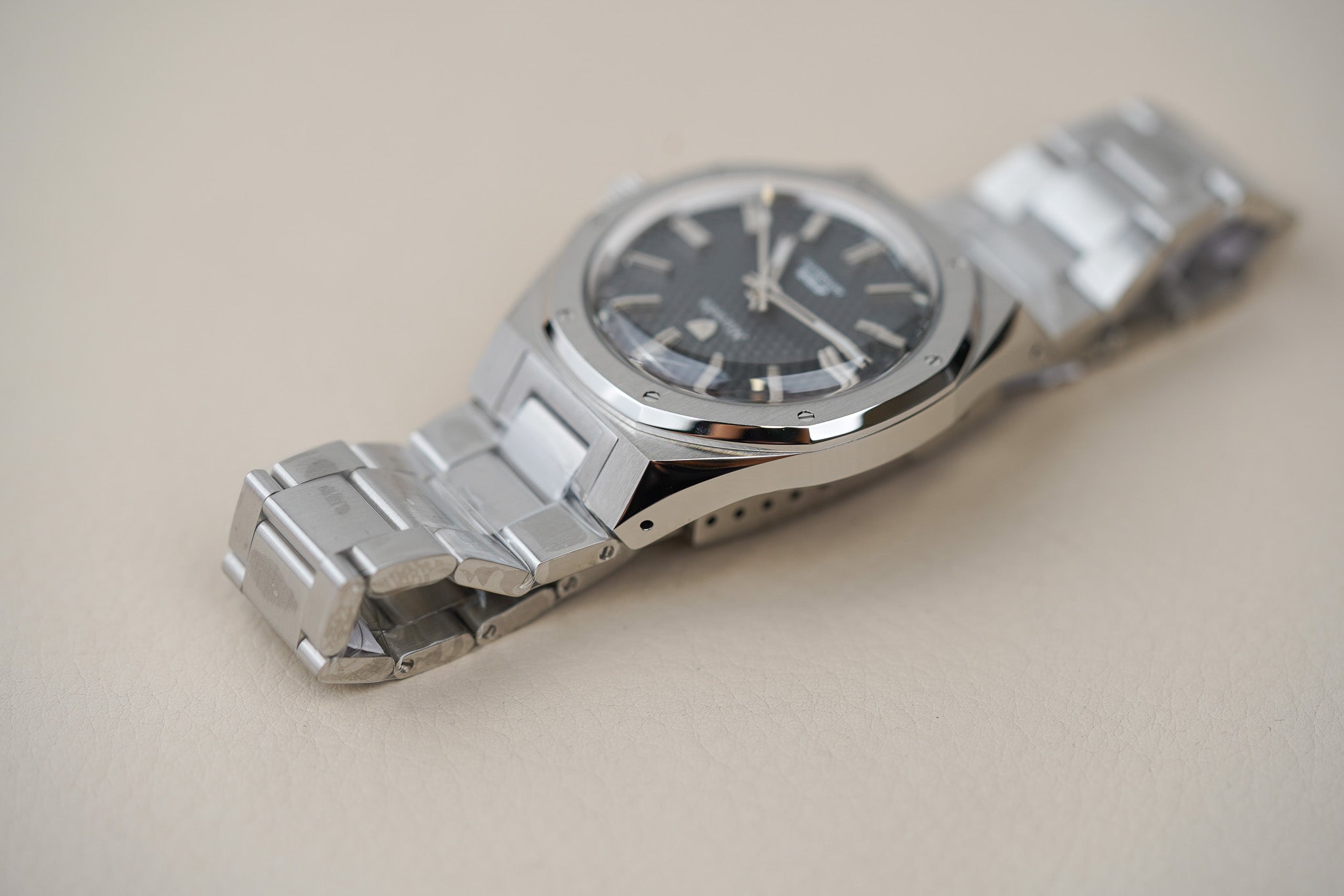 Nivada Grenchen F77 MK2 SST Grey Dial No Date 68044A77 – Belmont