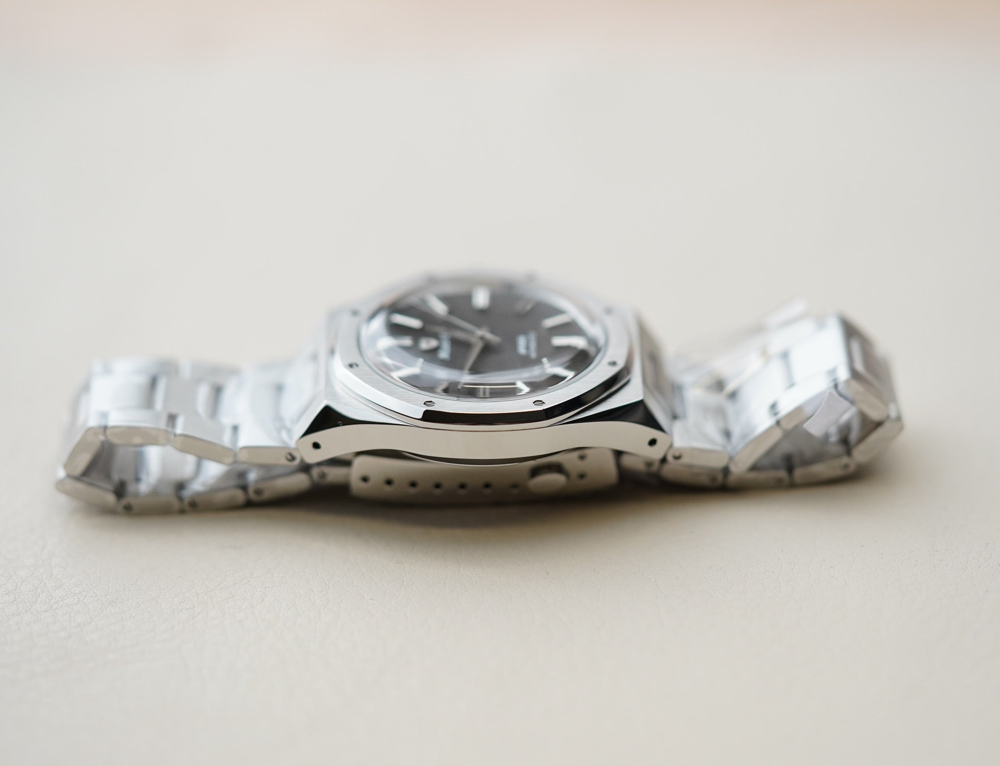 Nivada Grenchen F77 MK2 SST Meteorite 38mm 68049A77 – Belmont Watches