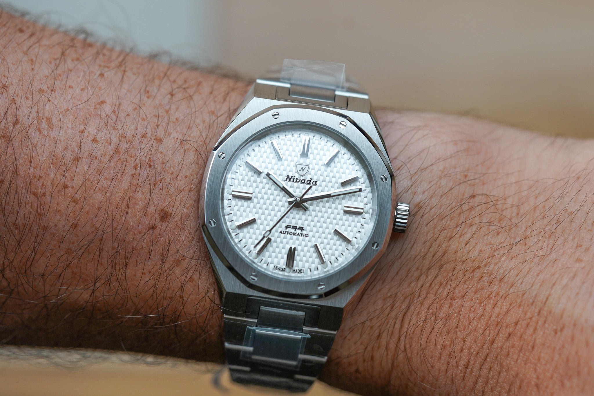 Nivada Grenchen F77 MK2 SST White Dial No Date 68046A77