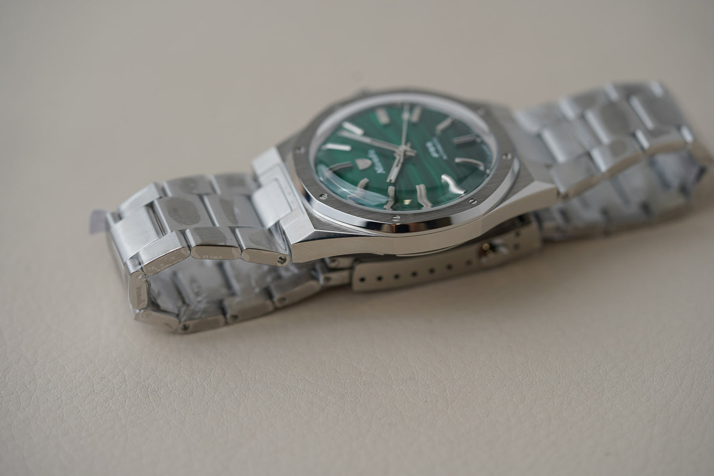 Nivada Grenchen F77 Malachite MK1 Steel 68036A77