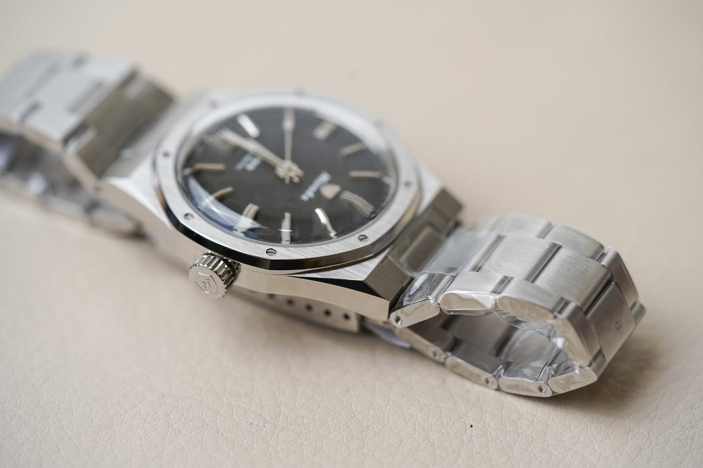 Nivada Grenchen F77 Stainless Steel Meteorite Dial 68016A77