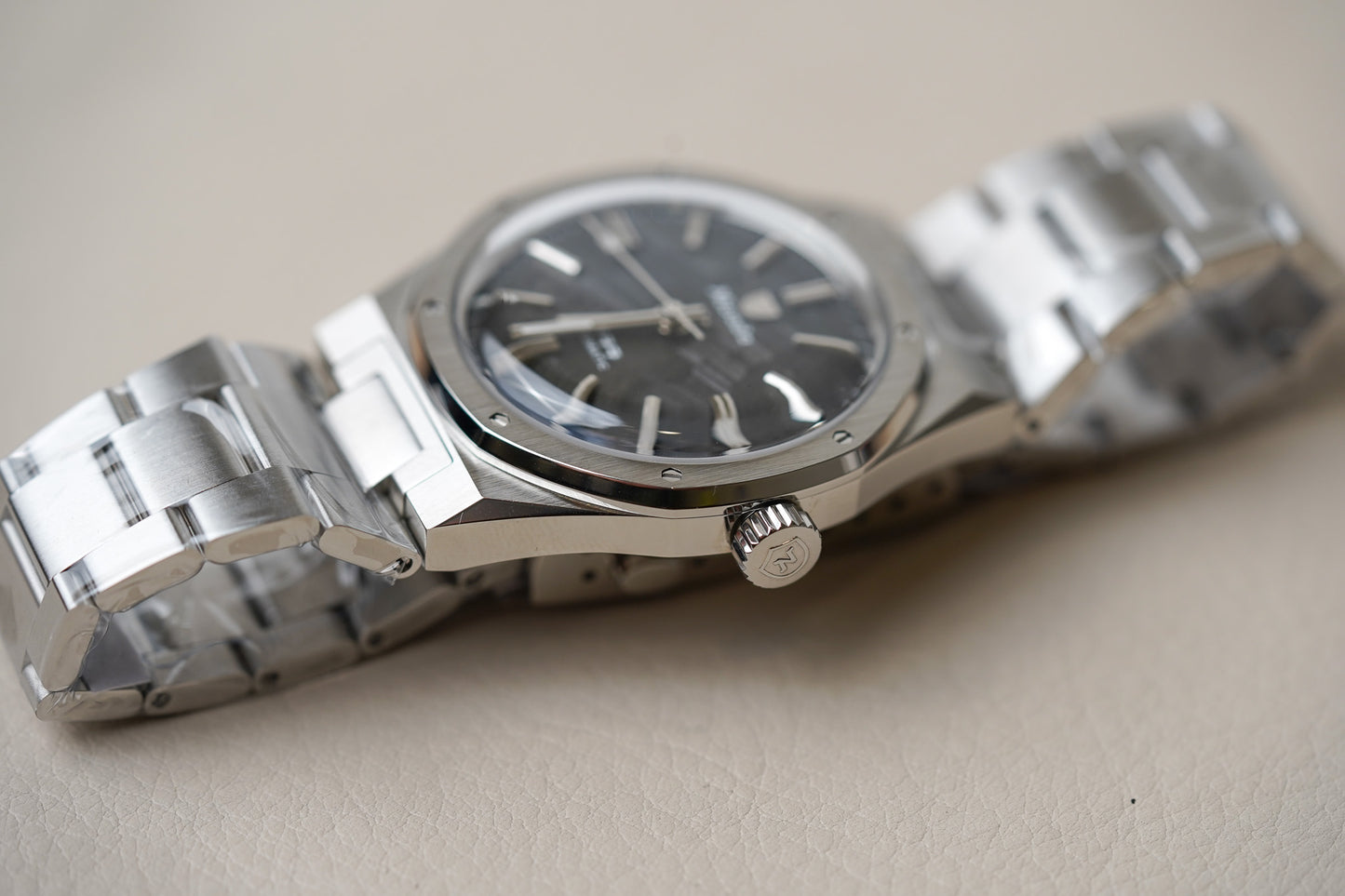 Nivada Grenchen F77 Stainless Steel Meteorite Dial 68016A77