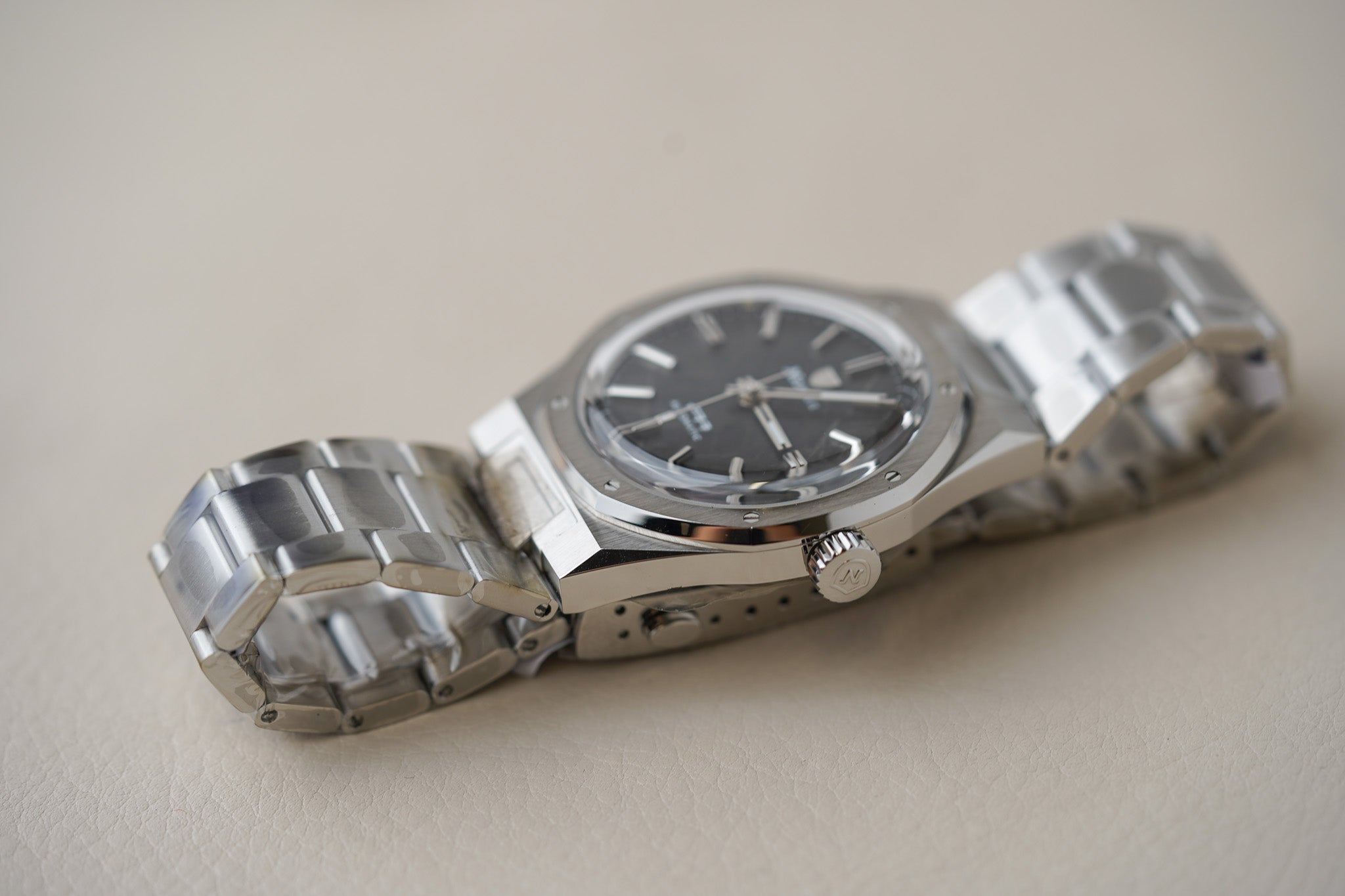 Nivada Grenchen F77 Stainless Steel Meteorite Dial 68016A77