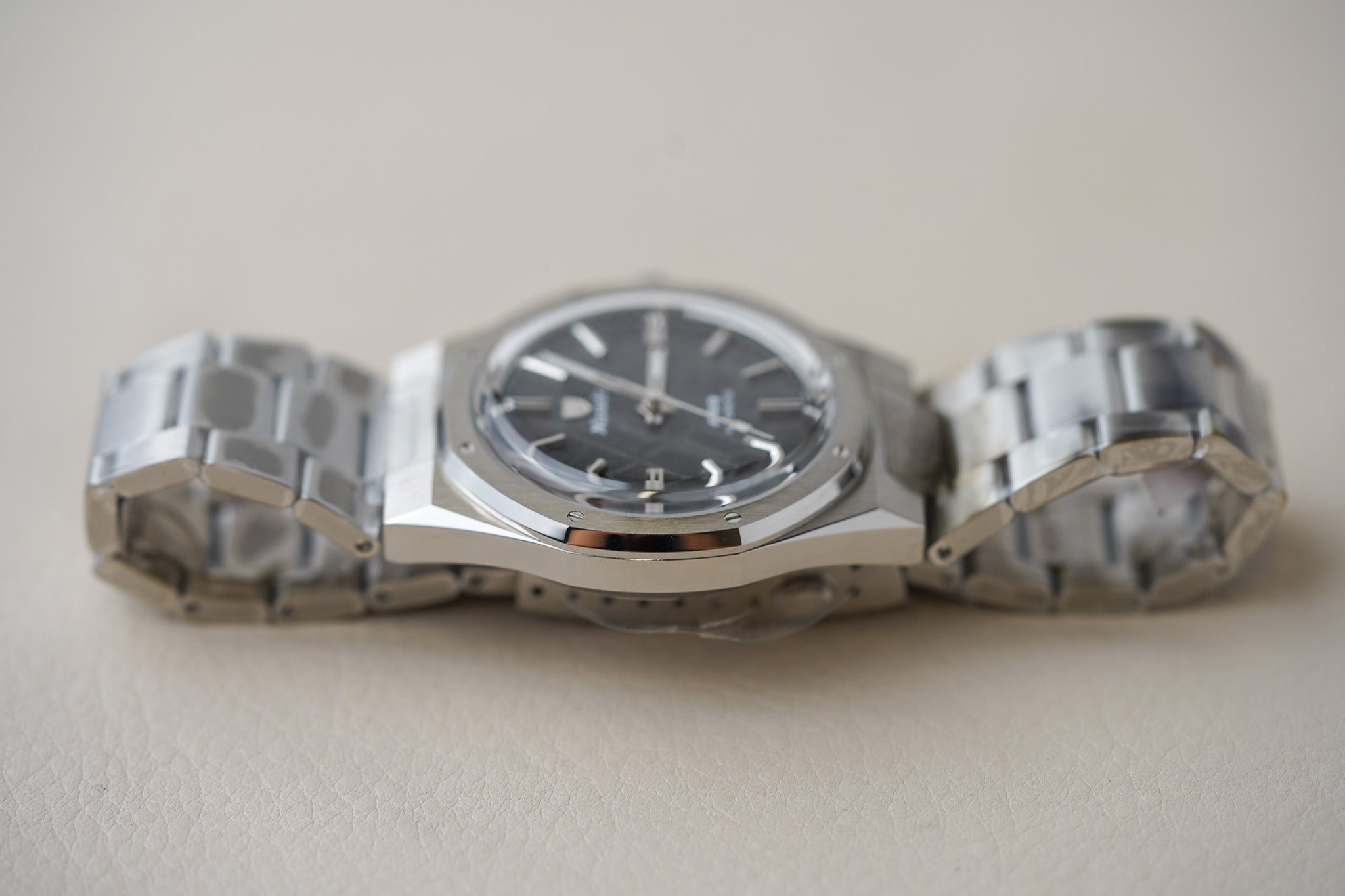 Nivada Grenchen F77 Stainless Steel Meteorite Dial 68016A77