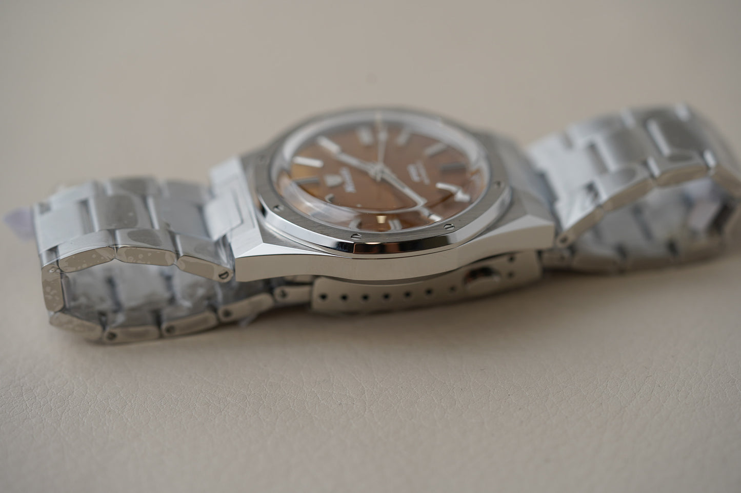 Nivada Grenchen F77 Tiger Eye MK1 Steel 68032A77