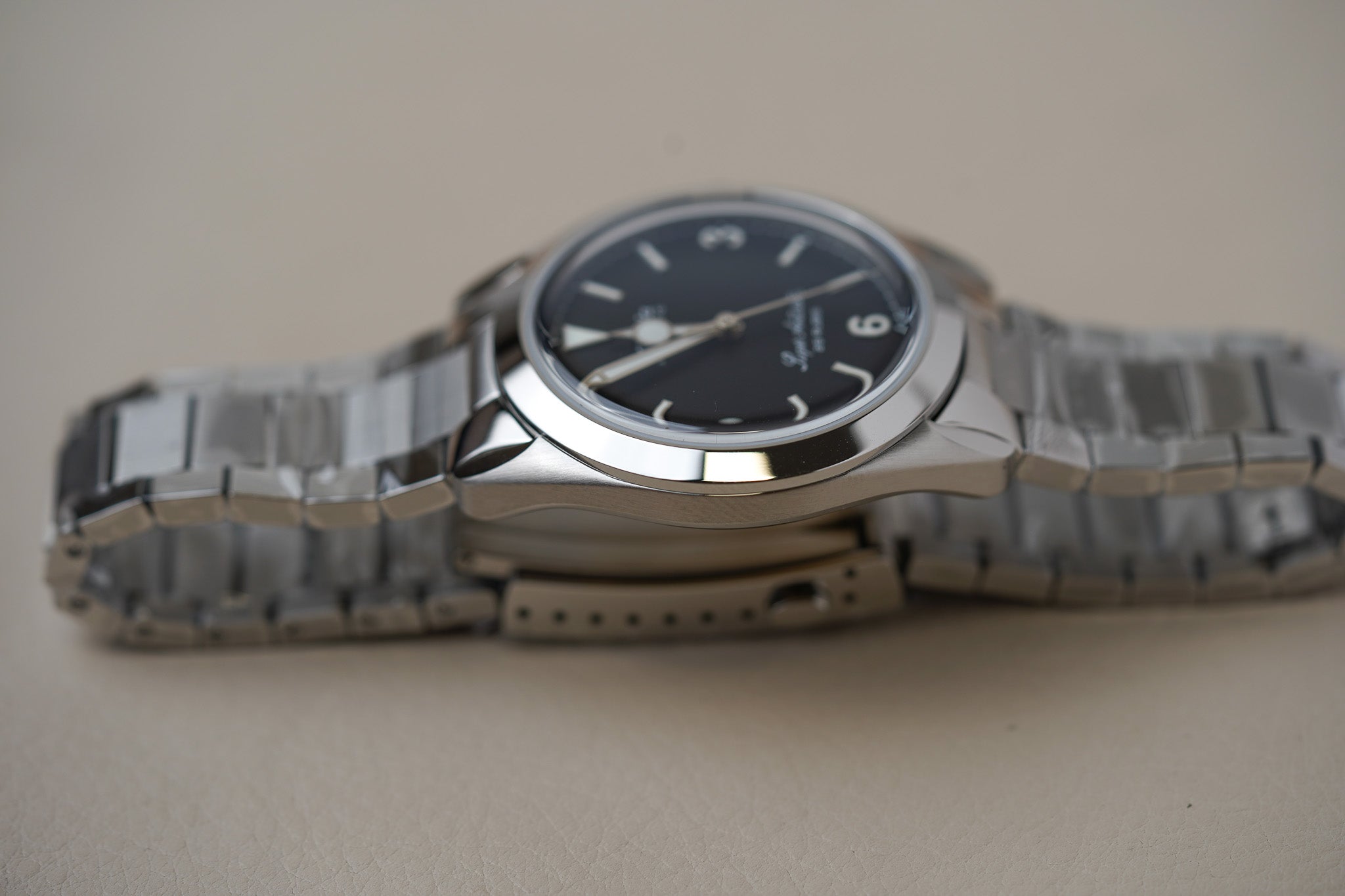 Nivada Grenchen Super Antarctic 3.6.9 Black No Vintage Effect White Lume Flat Link 32039A20
