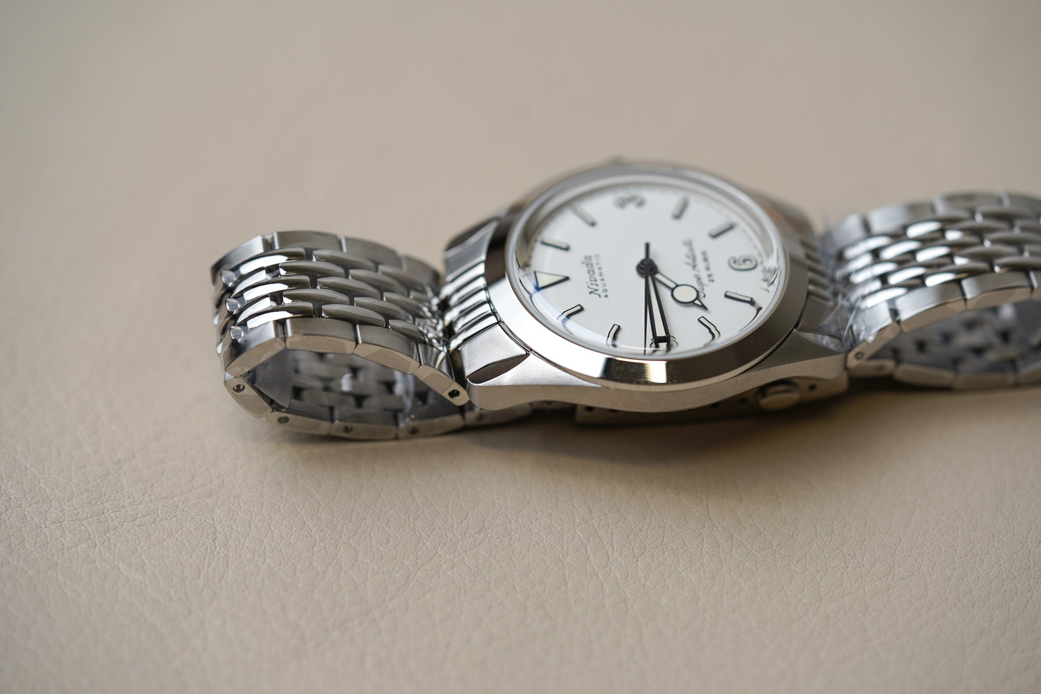 Nivada Grenchen Super Antarctic White 3.6.9 - White Luminova 32067A04