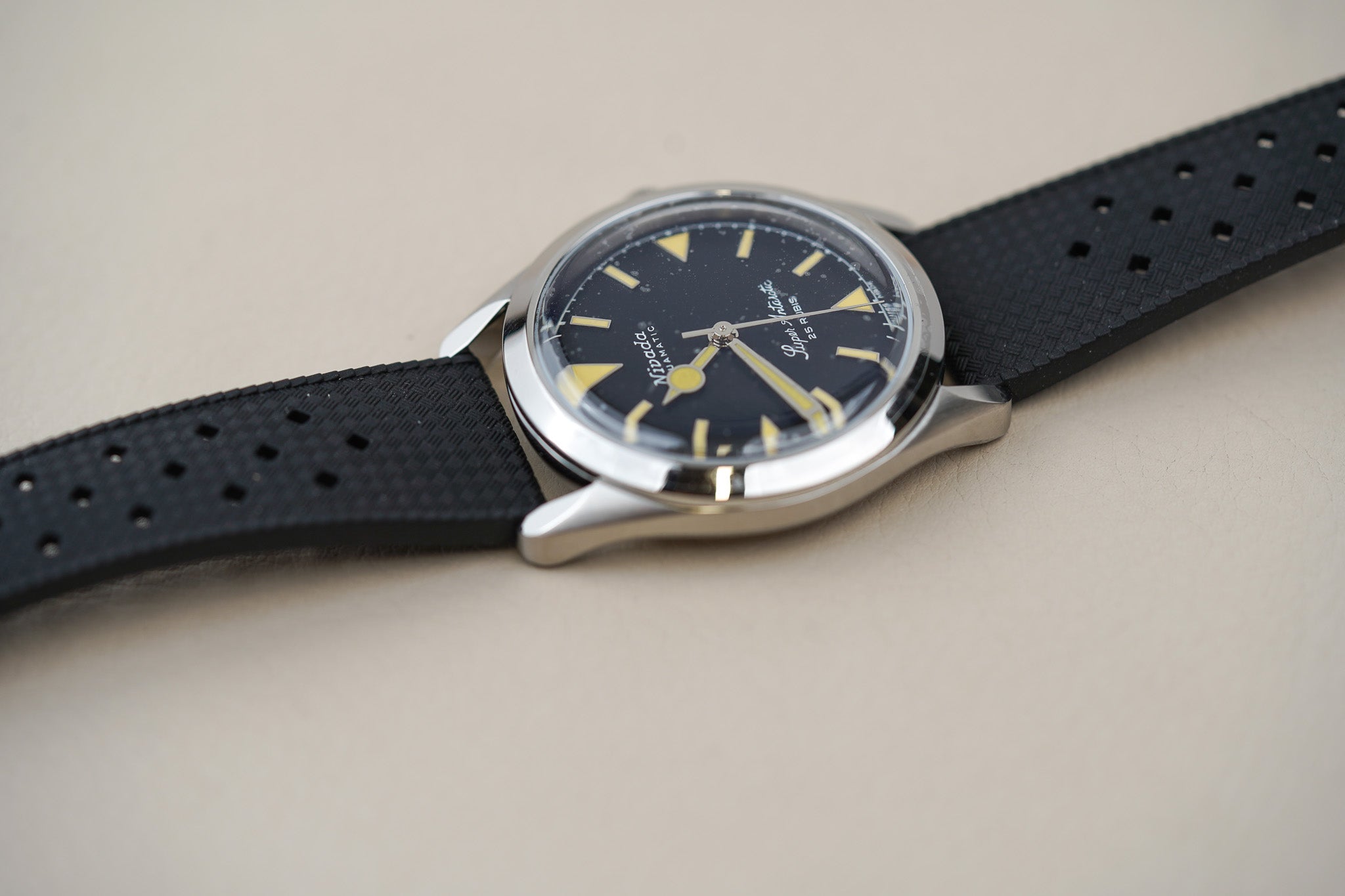 Nivada Grenchen Super Antarctic Yellow 32024A01