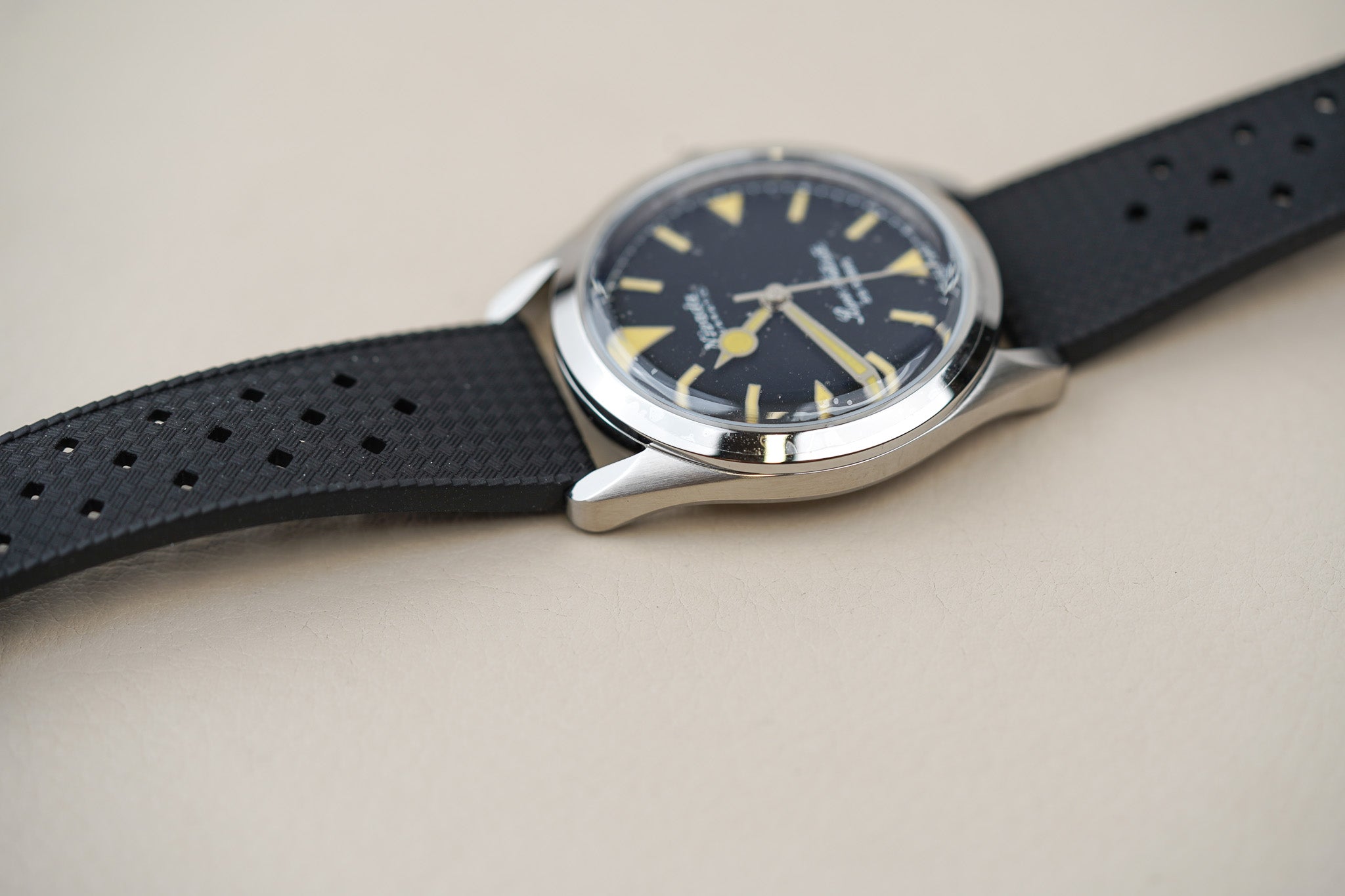 Nivada Grenchen Super Antarctic Yellow 32024A01