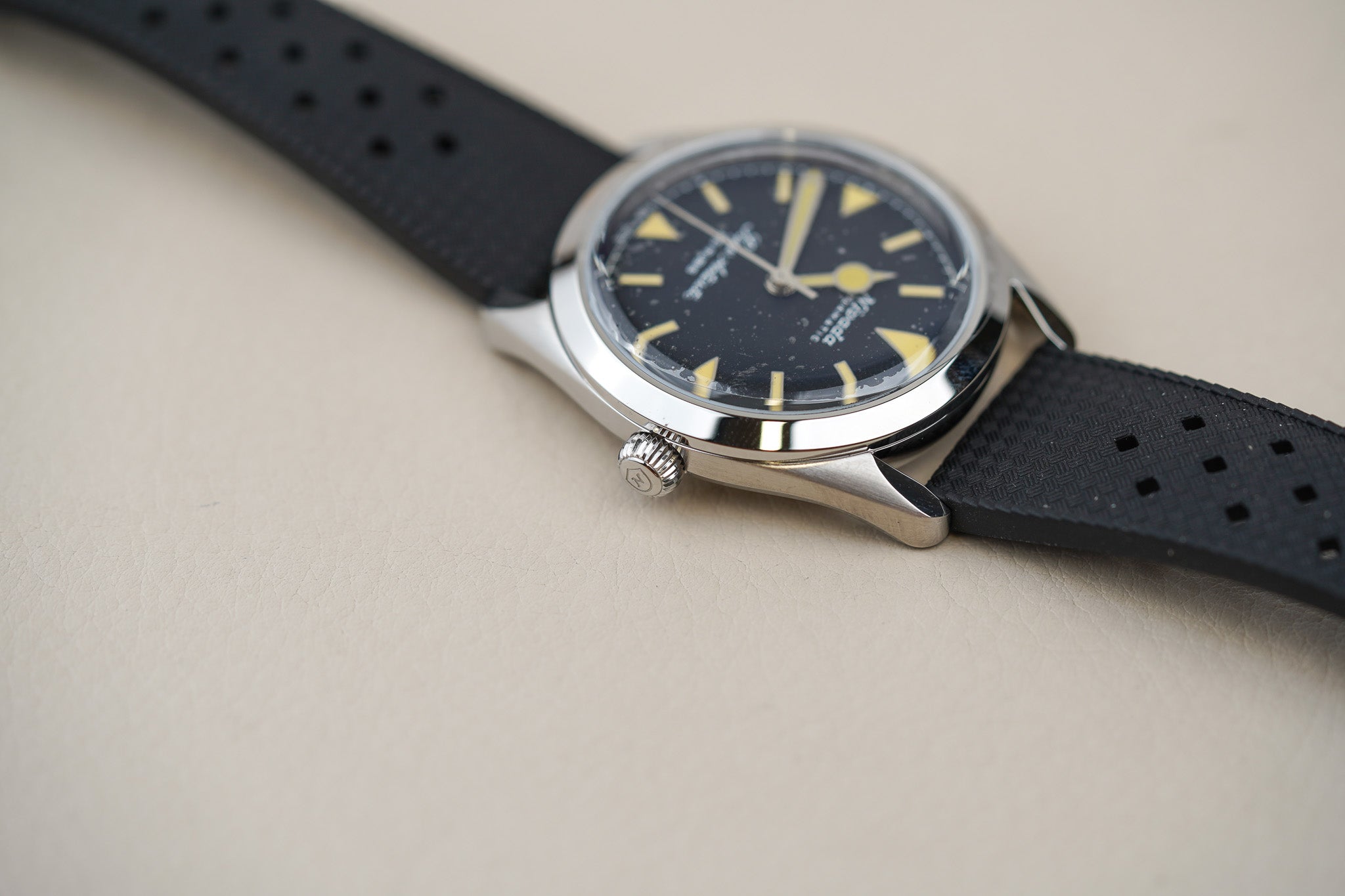 Nivada Grenchen Super Antarctic Yellow 32024A01