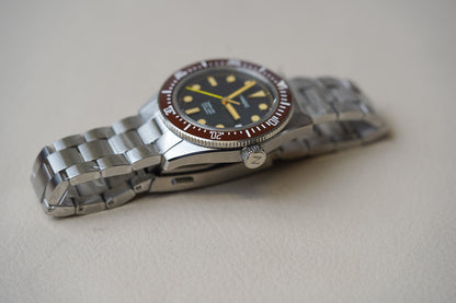 Nomadic Crimson Dawn Marai 401 Dive Watch 4014000CD