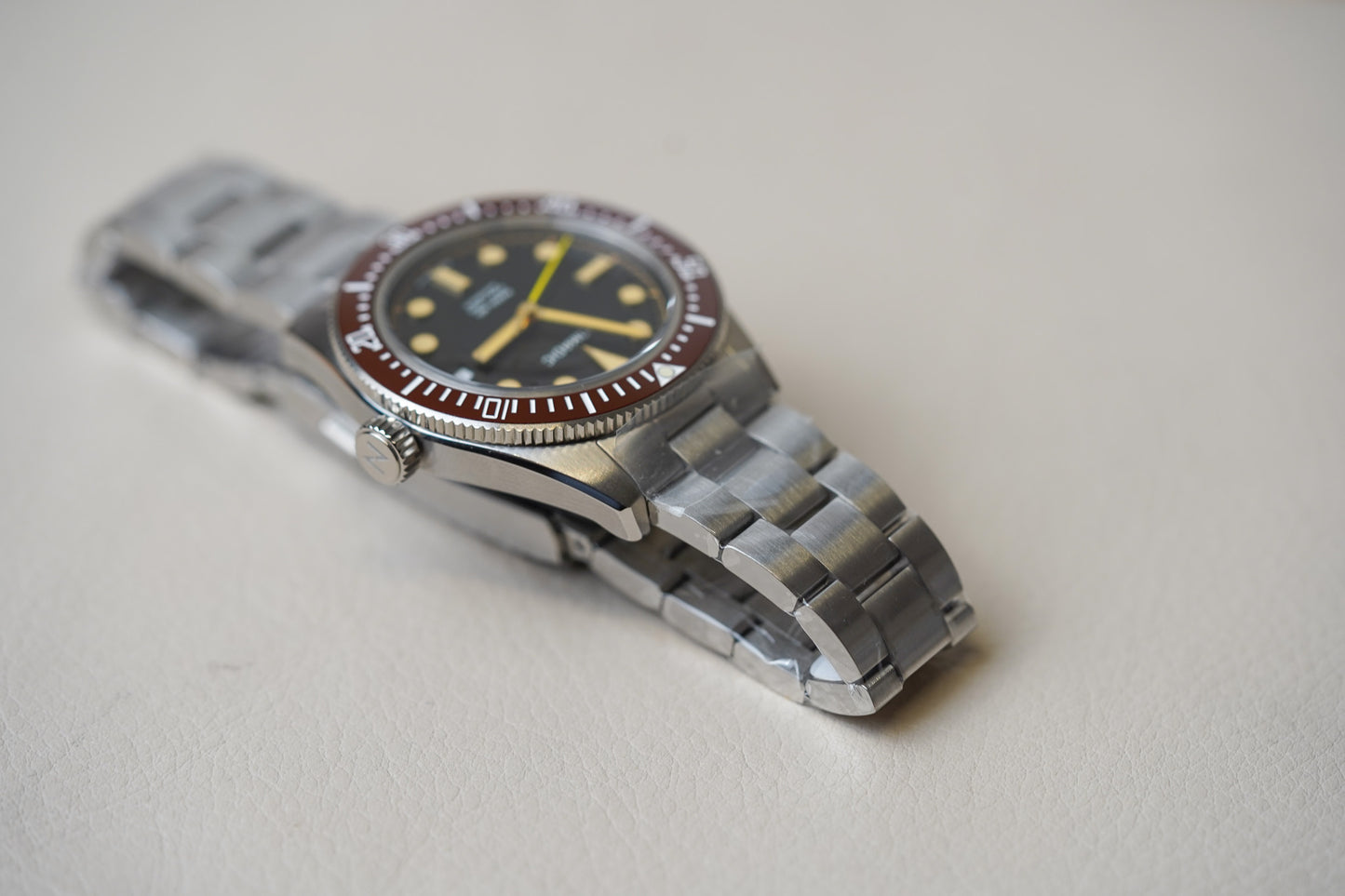 Nomadic Crimson Dawn Marai 401 Dive Watch 4014000CD