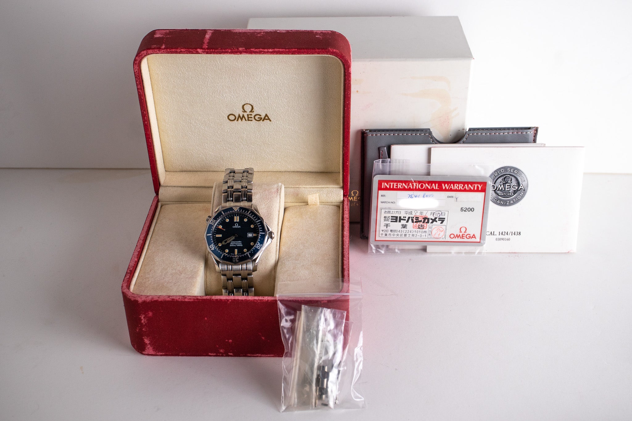 Omega Seamaster 300M Quartz Golden Eye 007 2541.80