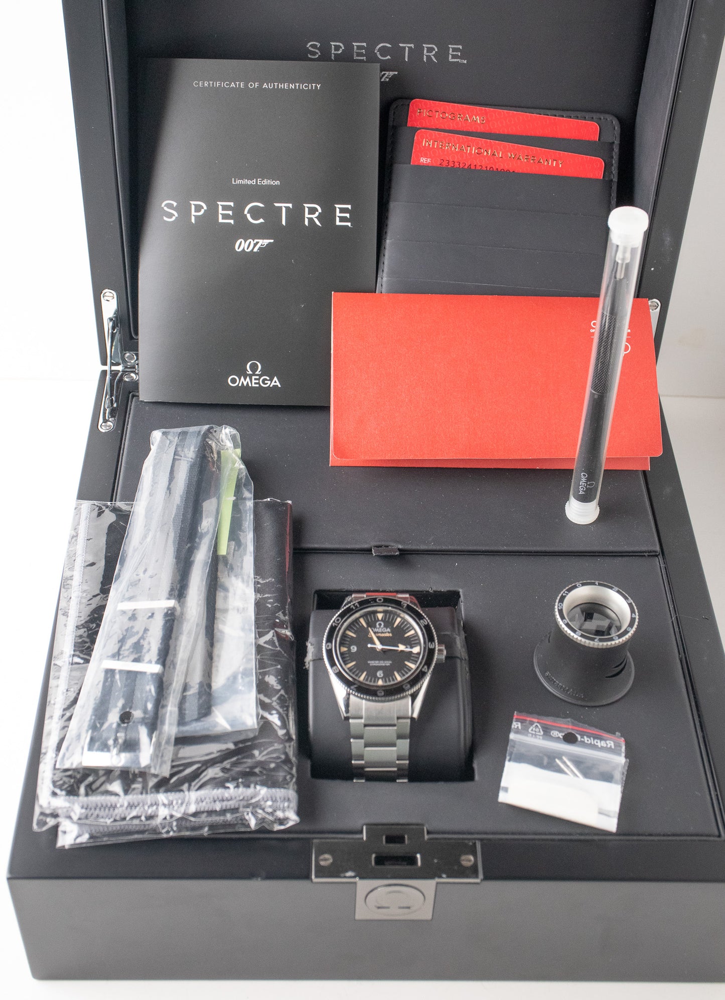Omega Seamaster 300 James Bond SPECTRE 233.32.41.21.01.001