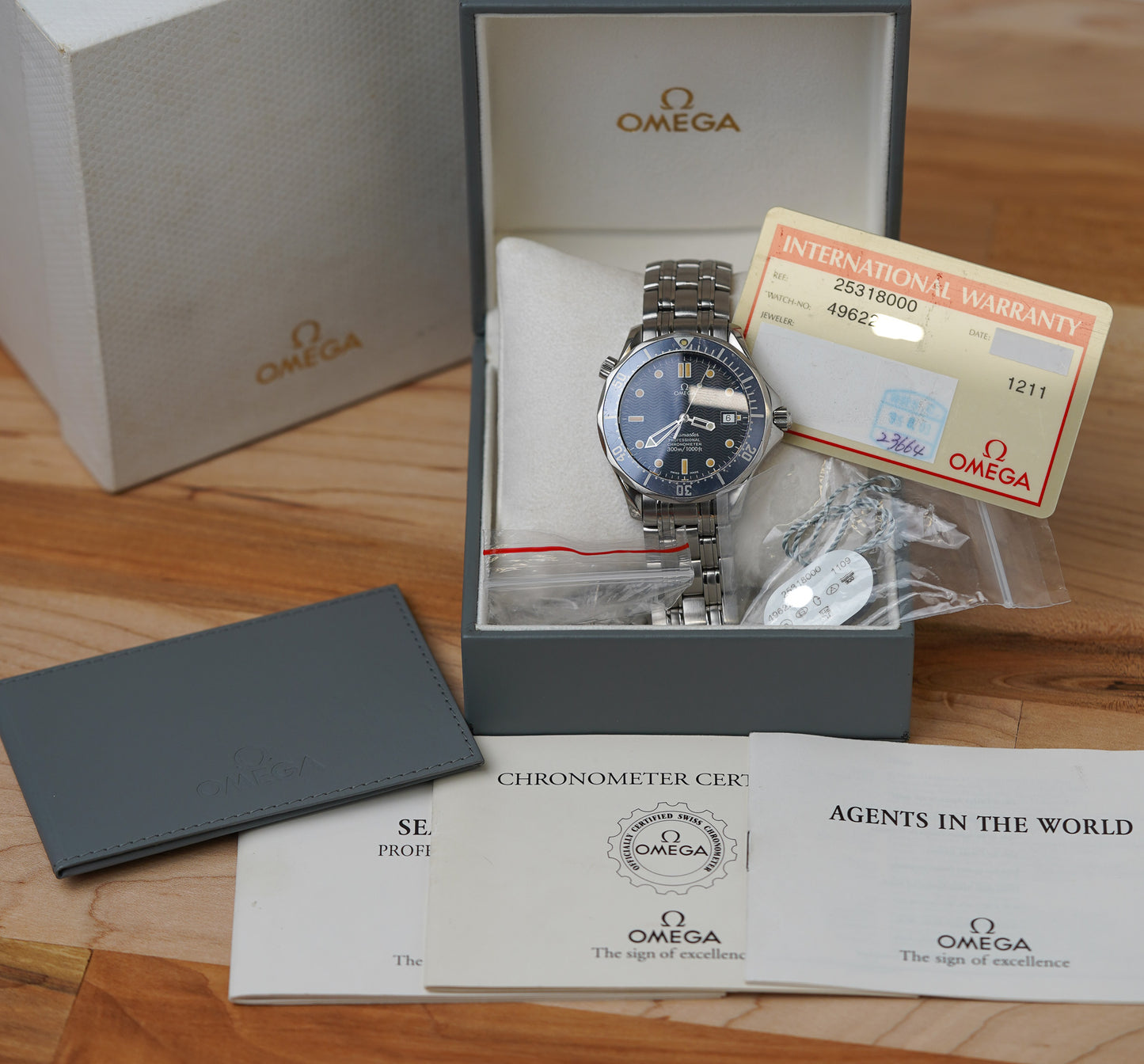 Omega Seamaster 300M 2531.80 James Bond "Tomorrow Never Dies"