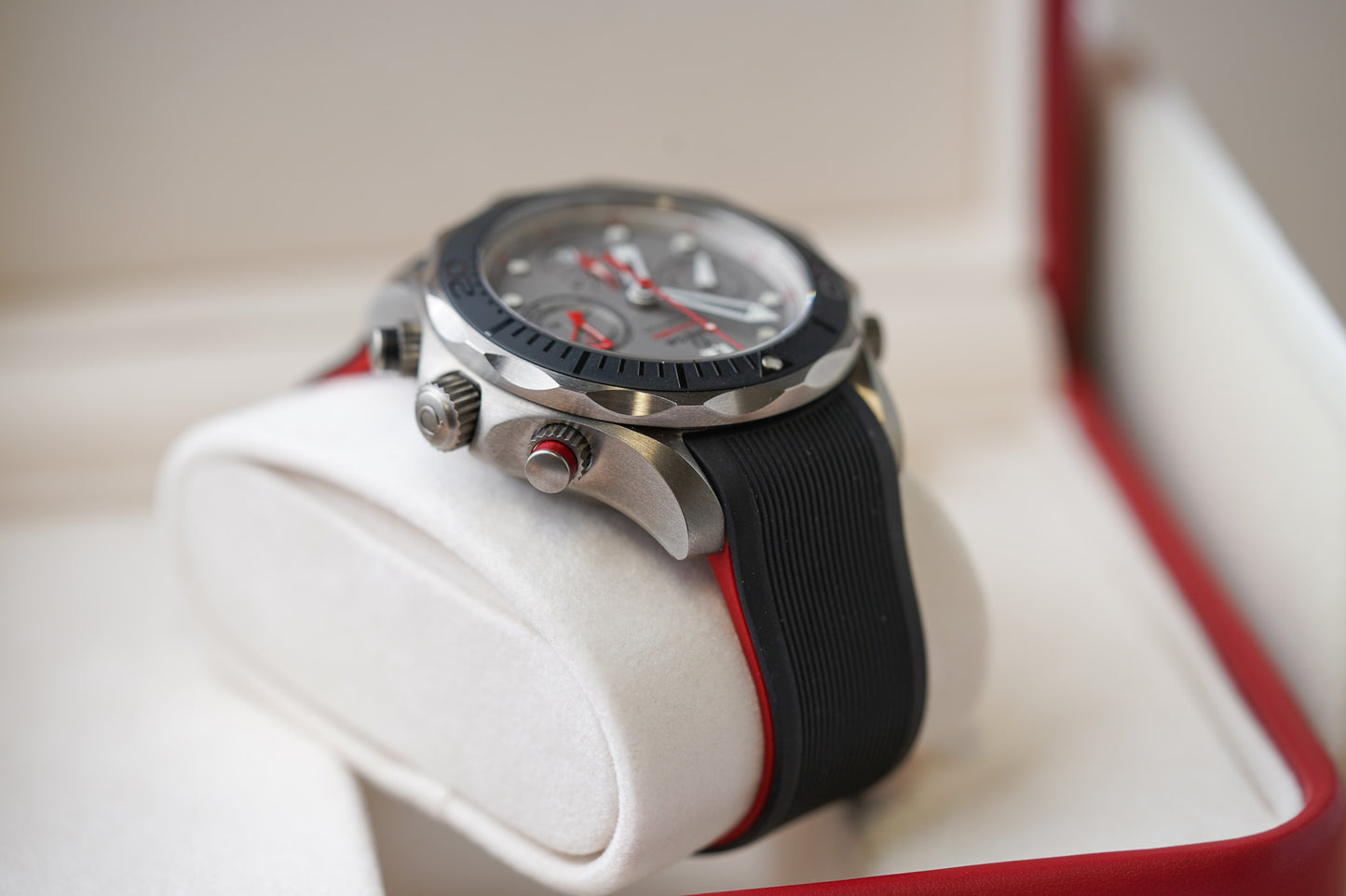 Omega Seamaster 300M Chronograph ETNZ 212.92.44.50.99.001