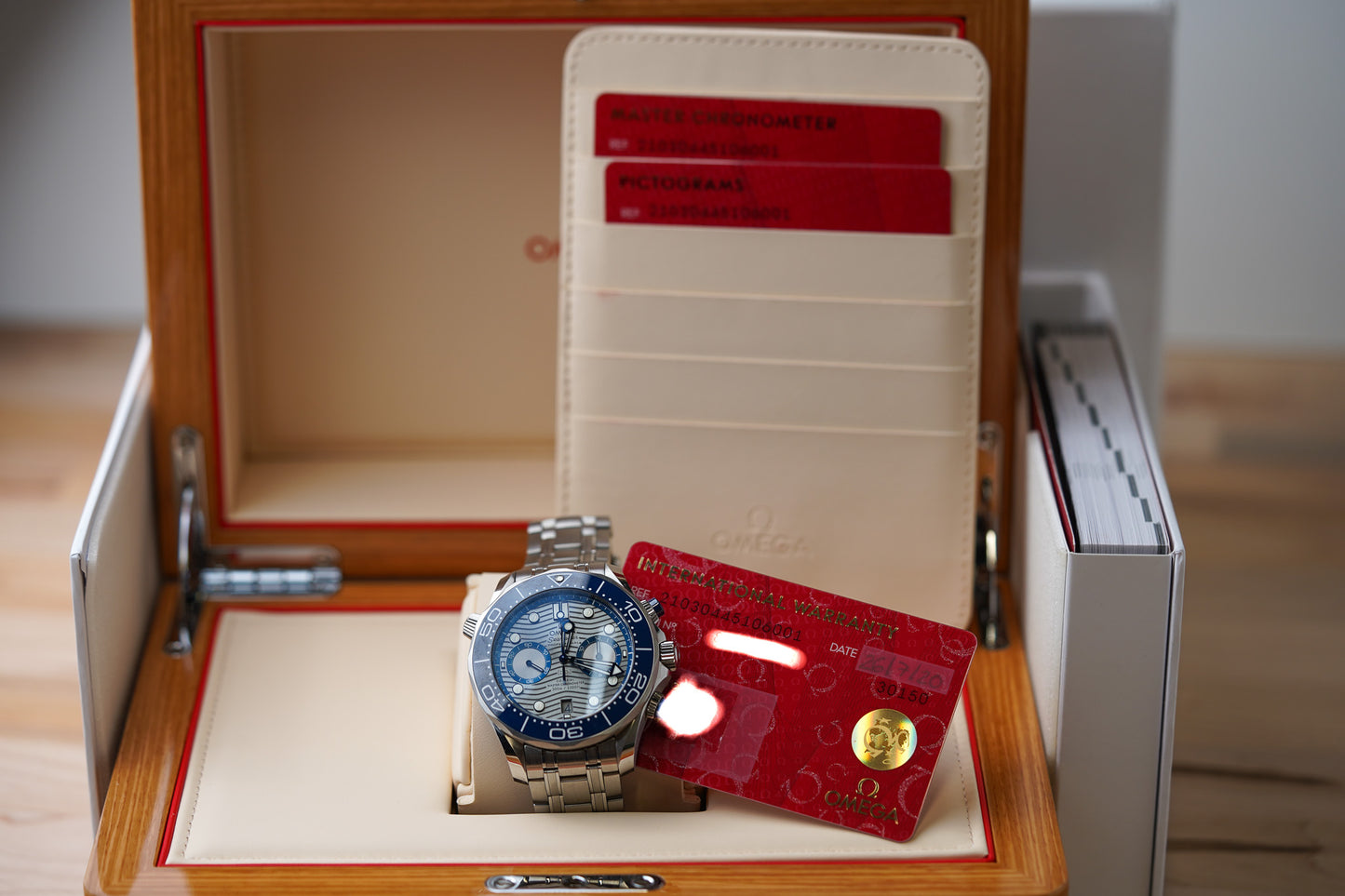 Omega Seamaster 300M Chronograph Silver 210.30.44.51.06.001