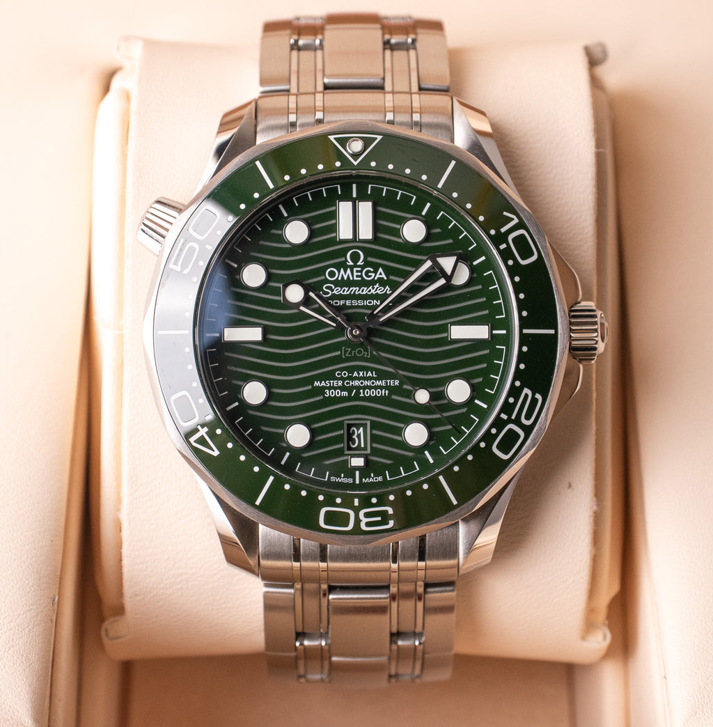 Omega Seamaster 300M Green 210.30.42.20.10.001