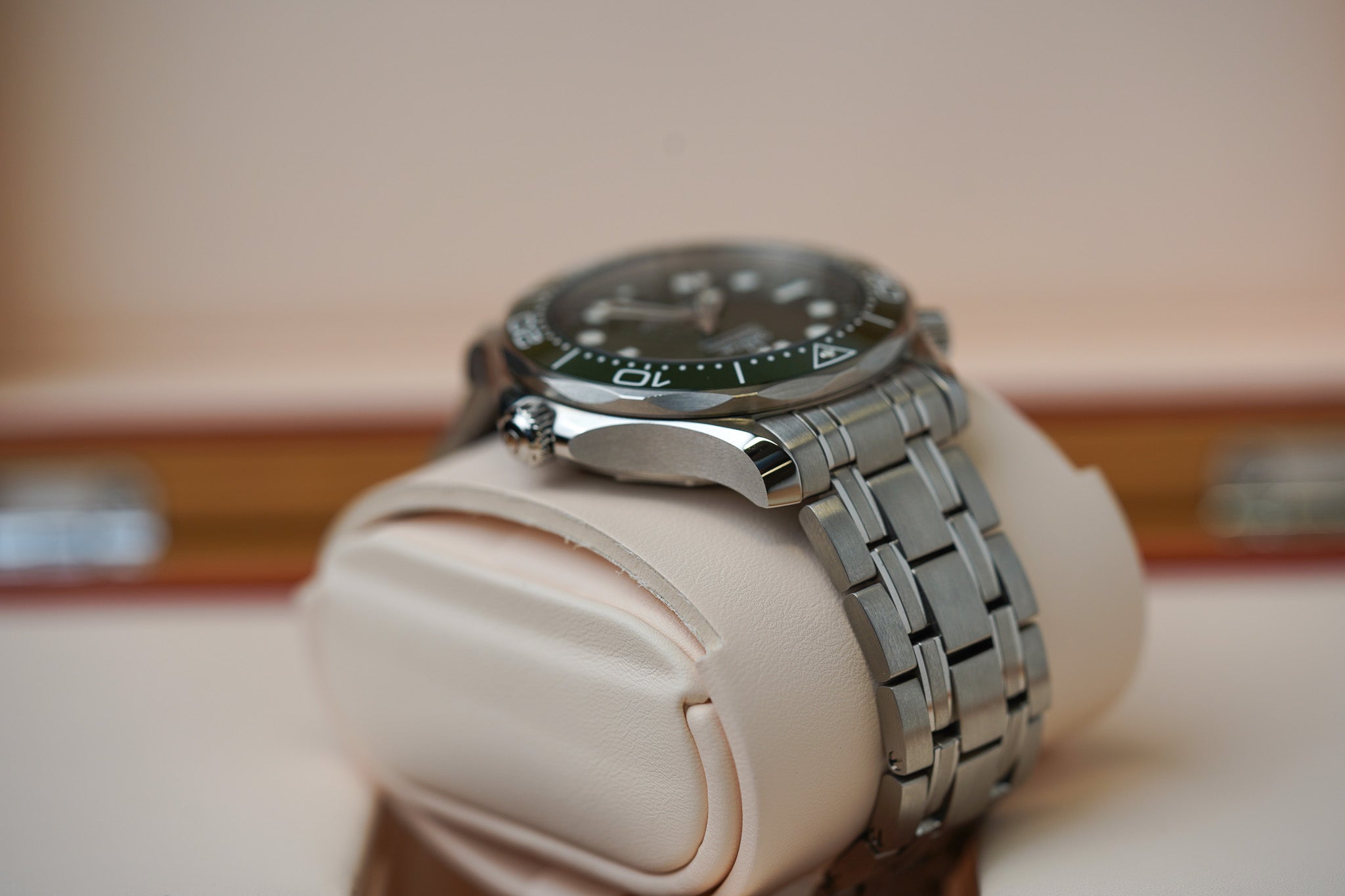 Omega Seamaster 300M Green 210.30.42.20.10.001 'Seaweed'