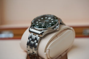 Omega Seamaster 300M Green 210.30.42.20.10.001 'Seaweed'
