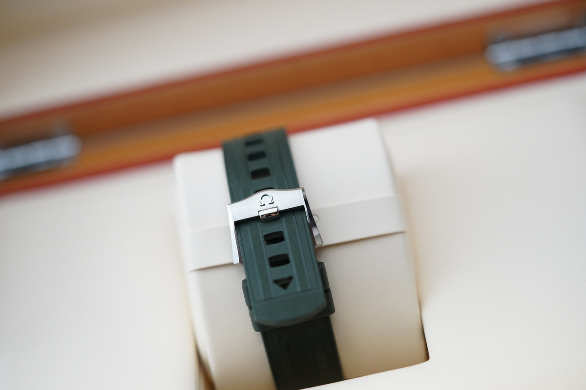 Deposit***Omega Seamaster 300M Green 210.32.42.20.10.001 'Seaweed'