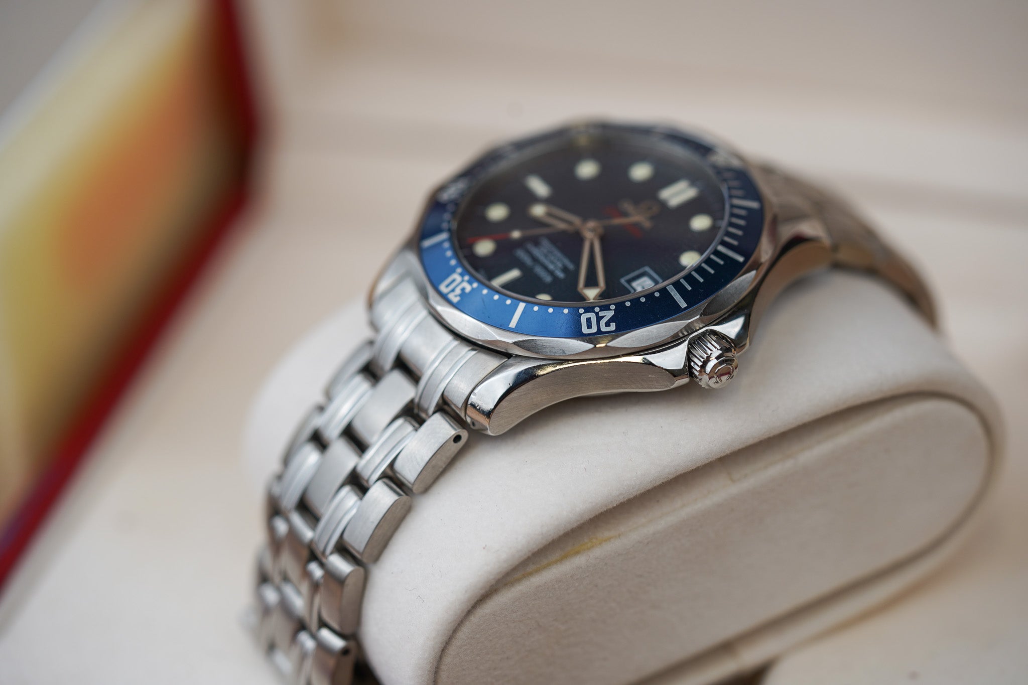Omega Seamaster 300M James Bond 'Casino Royale' 2220.80 – Belmont