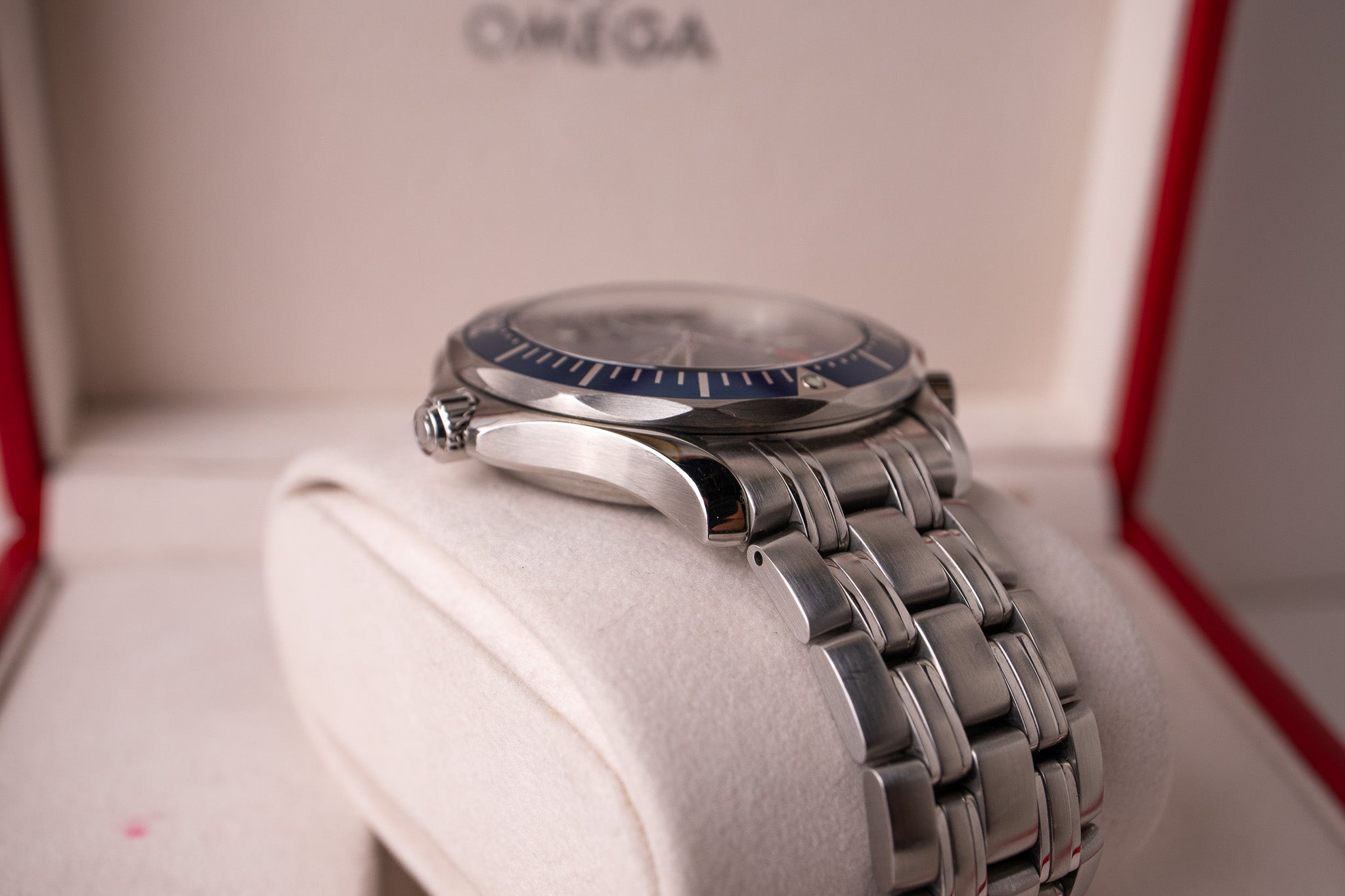 Omega Seamaster 300M James Bond 'Casino Royale' 2220.80