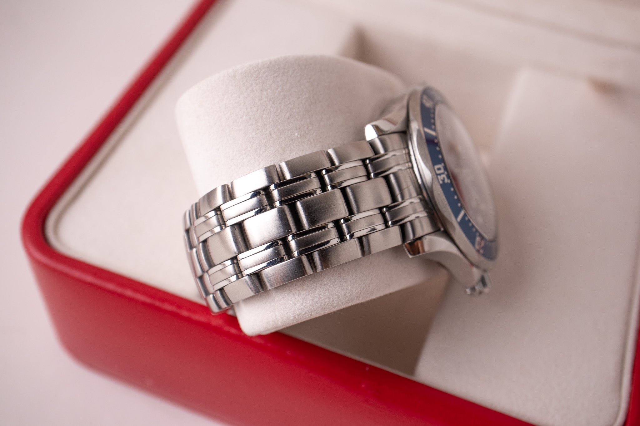 Omega Seamaster 300M James Bond 'Casino Royale' 2220.80