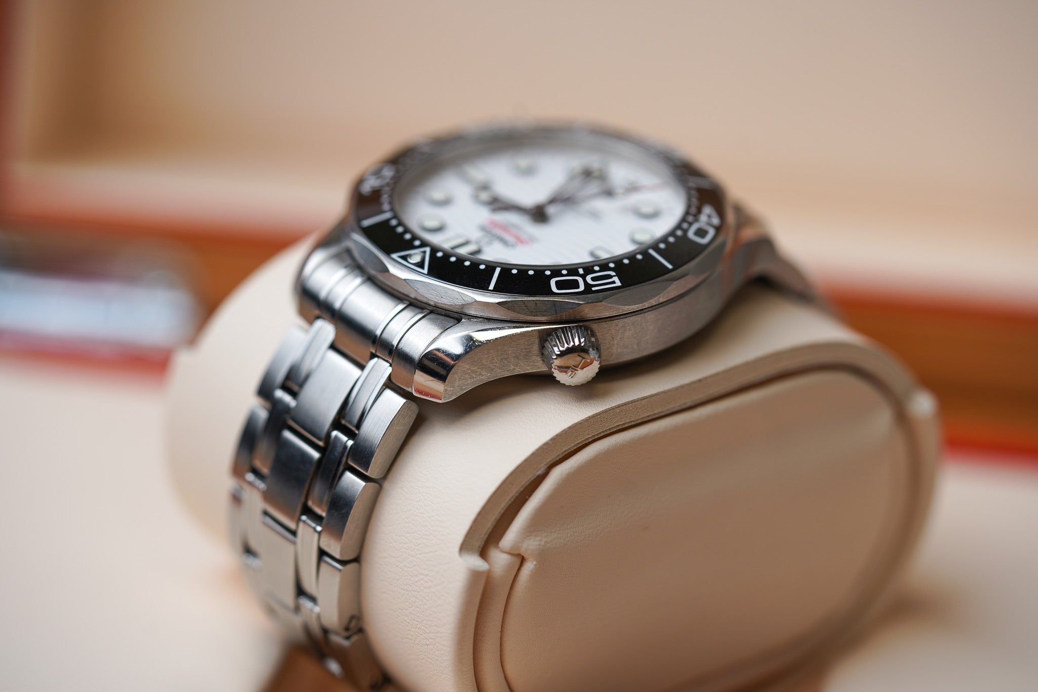 Omega Seamaster 300M White 210.30.42.20.04.001
