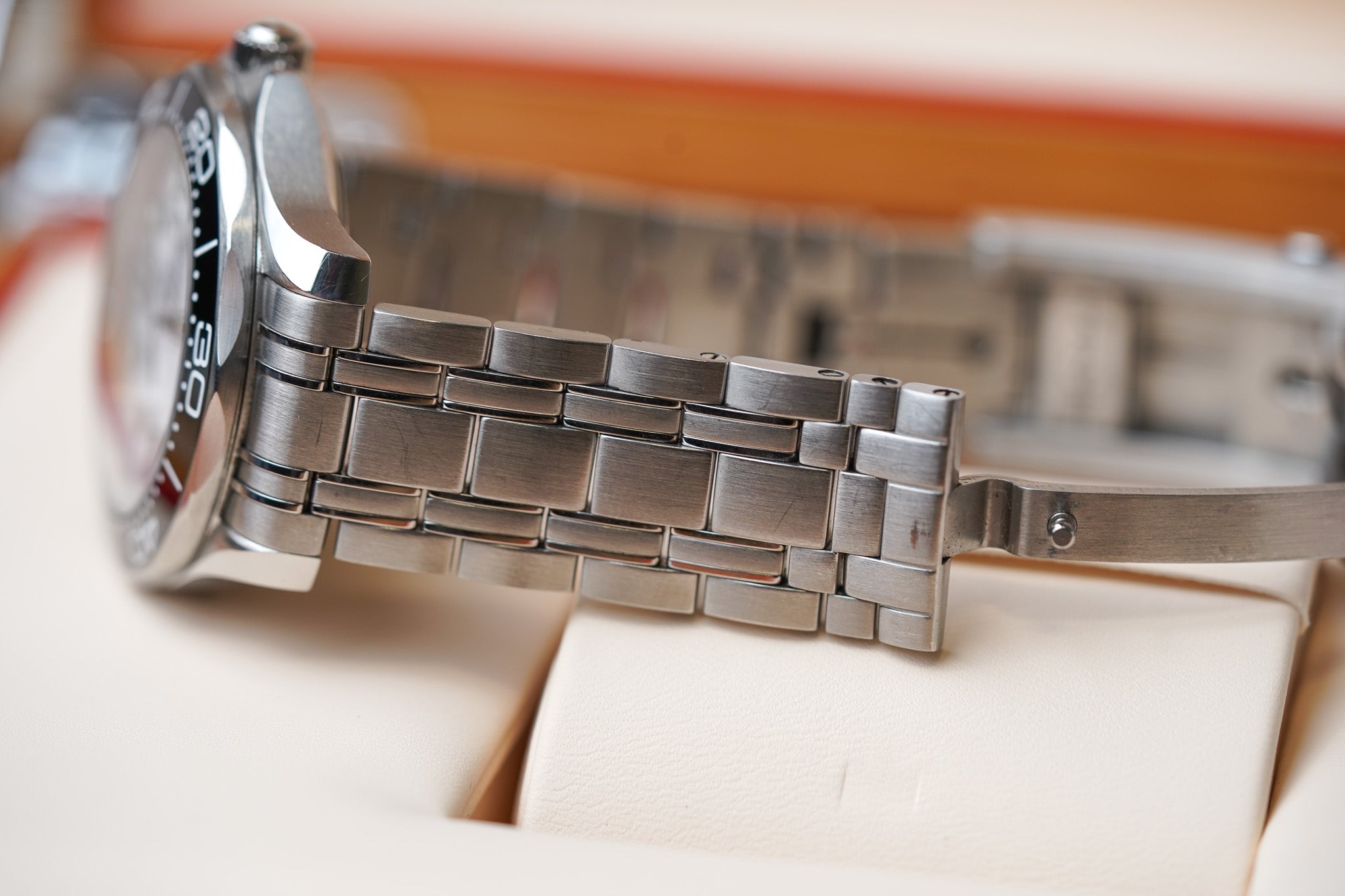 Omega Seamaster 300M White 210.30.42.20.04.001