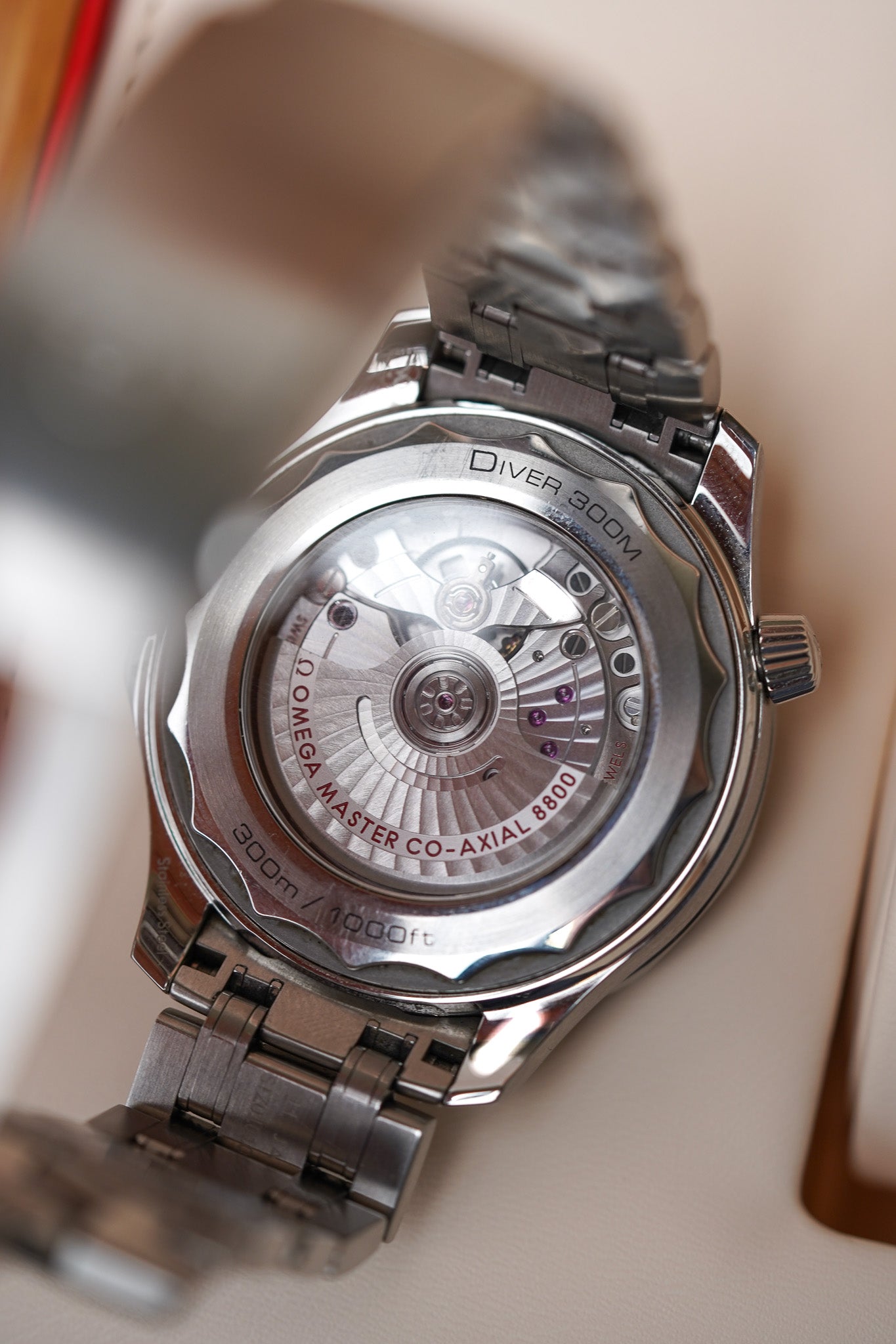 Omega Seamaster 300M White 210.30.42.20.04.001