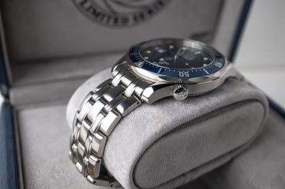 NOS Omega Seamaster 300m 007 James Bond 2537.80