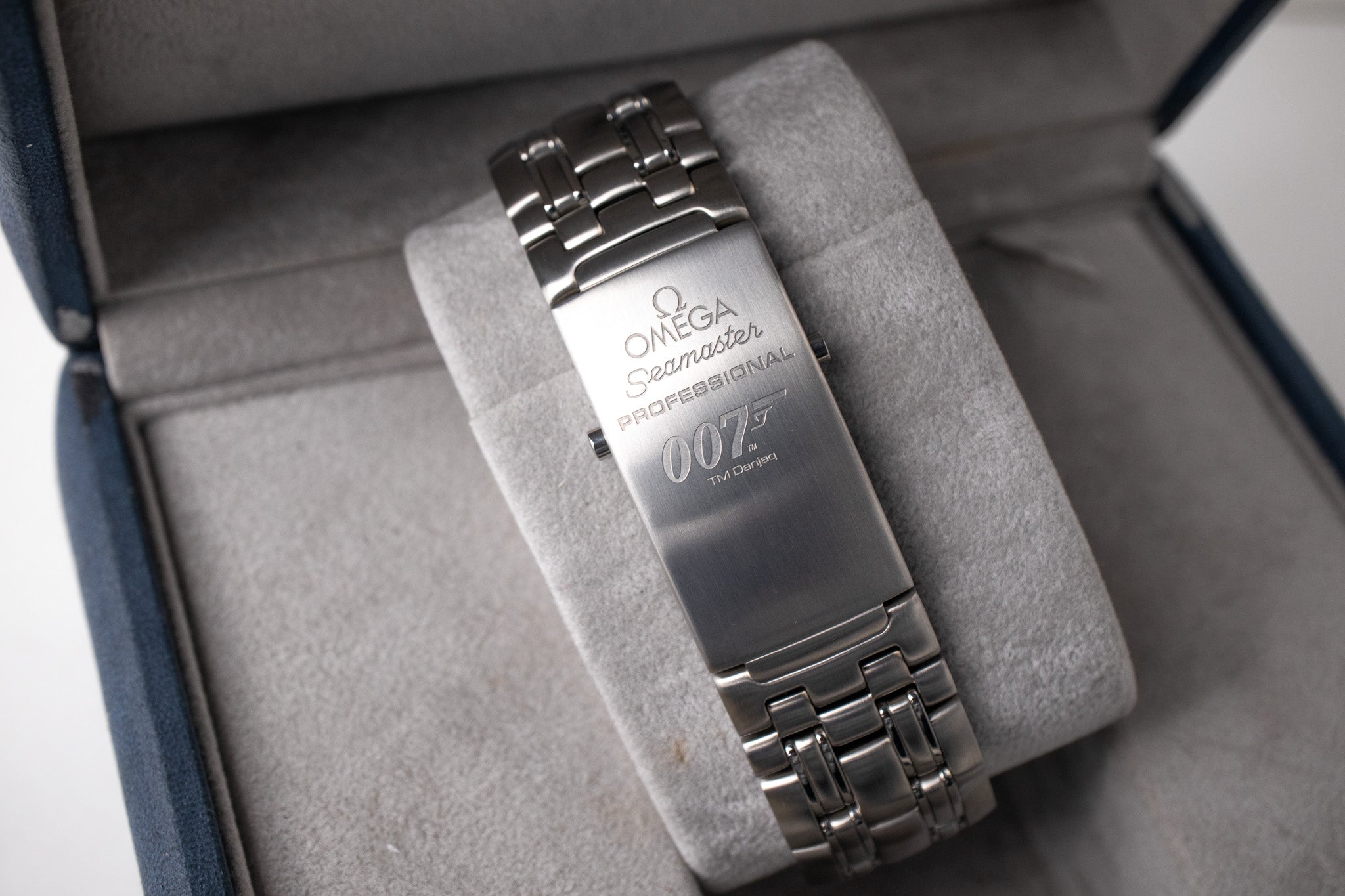 NOS Omega Seamaster 300m 007 James Bond 2537.80 – Belmont Watches