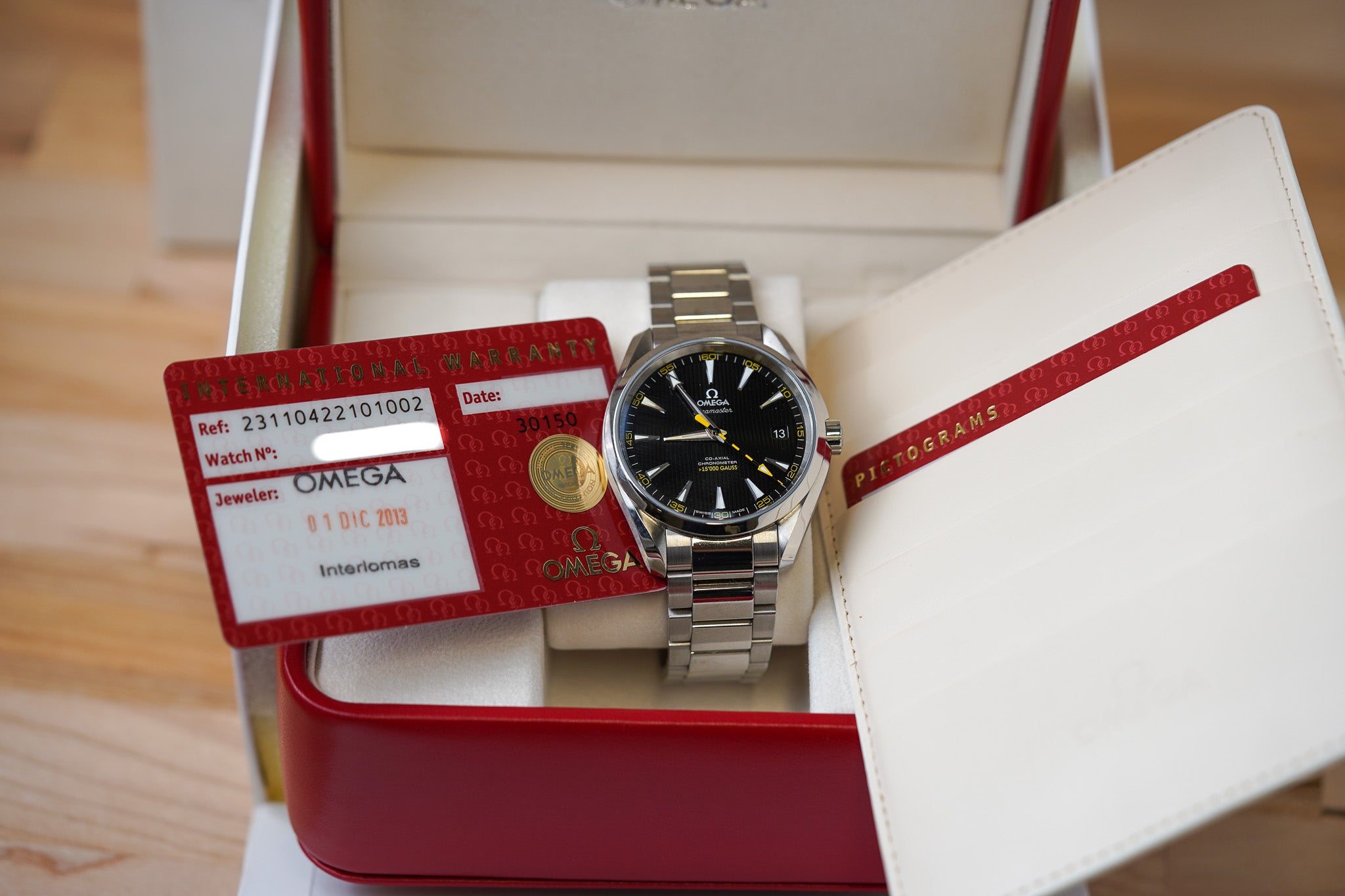 Omega Seamaster Aqua Terra 150M 'Bumblebee' 231.10.42.21.01.002