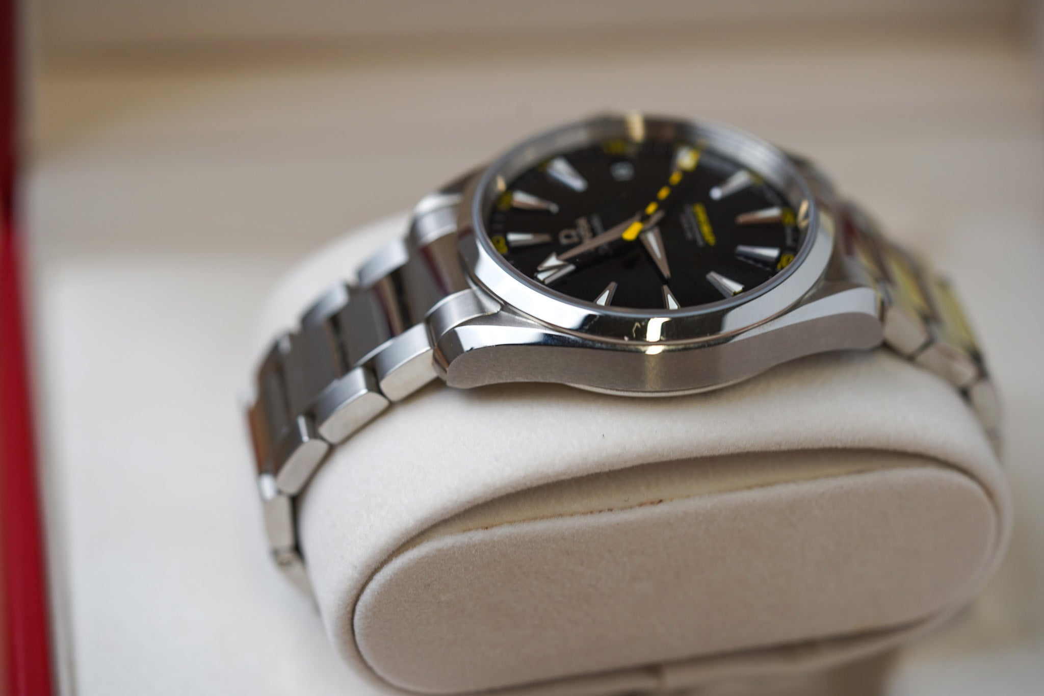 Omega Seamaster Aqua Terra 150M 'Bumblebee' 231.10.42.21.01.002