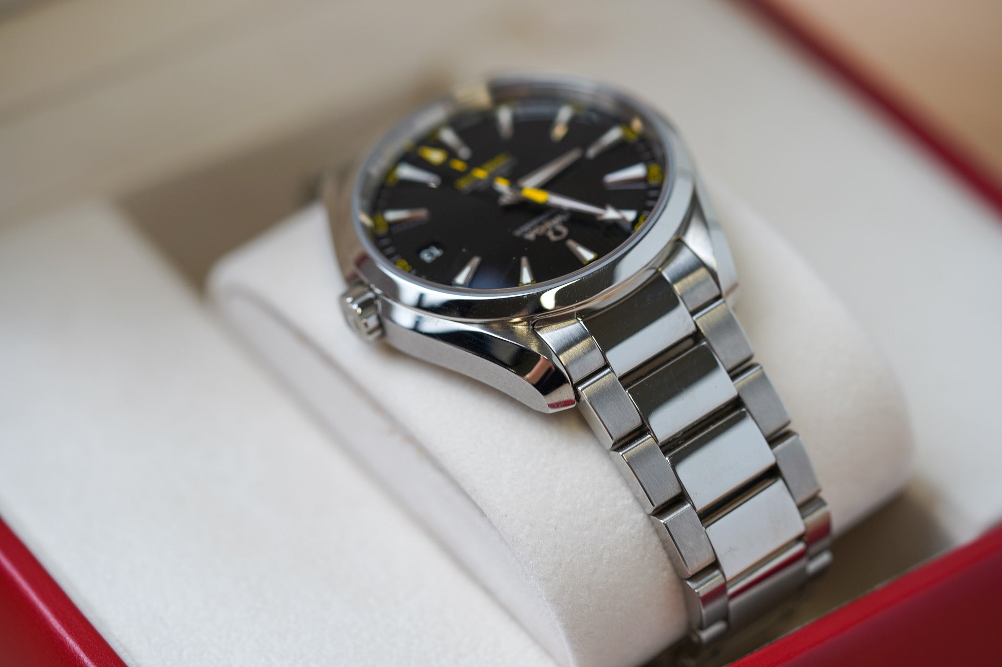 Omega Seamaster Aqua Terra 150M 'Bumblebee' 231.10.42.21.01.002