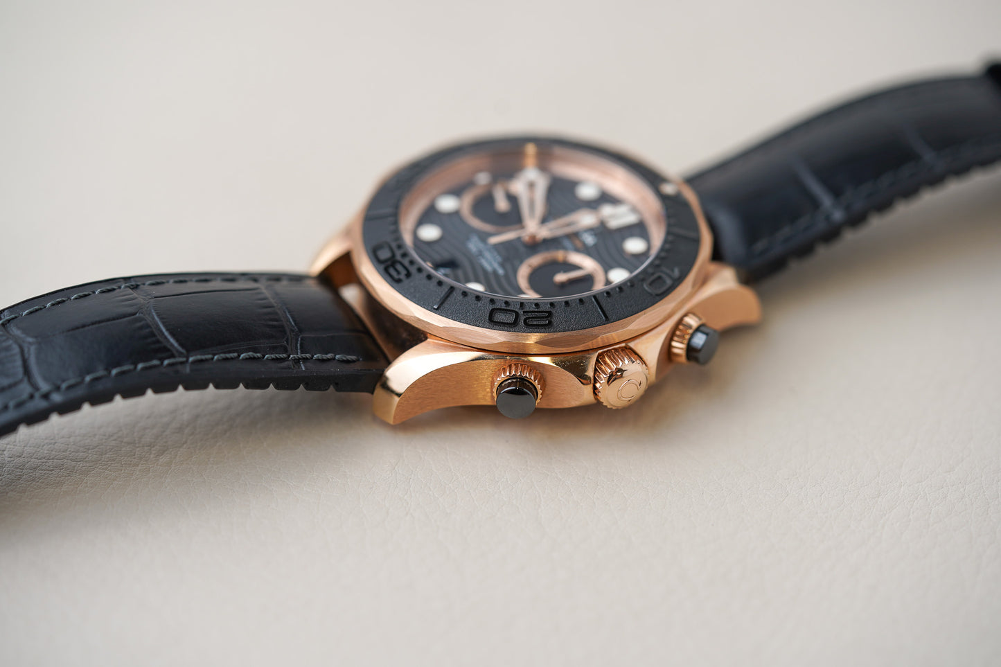 Omega Seamaster Diver 300M Chronograph Sedna Gold 210.62.44.51.01.001