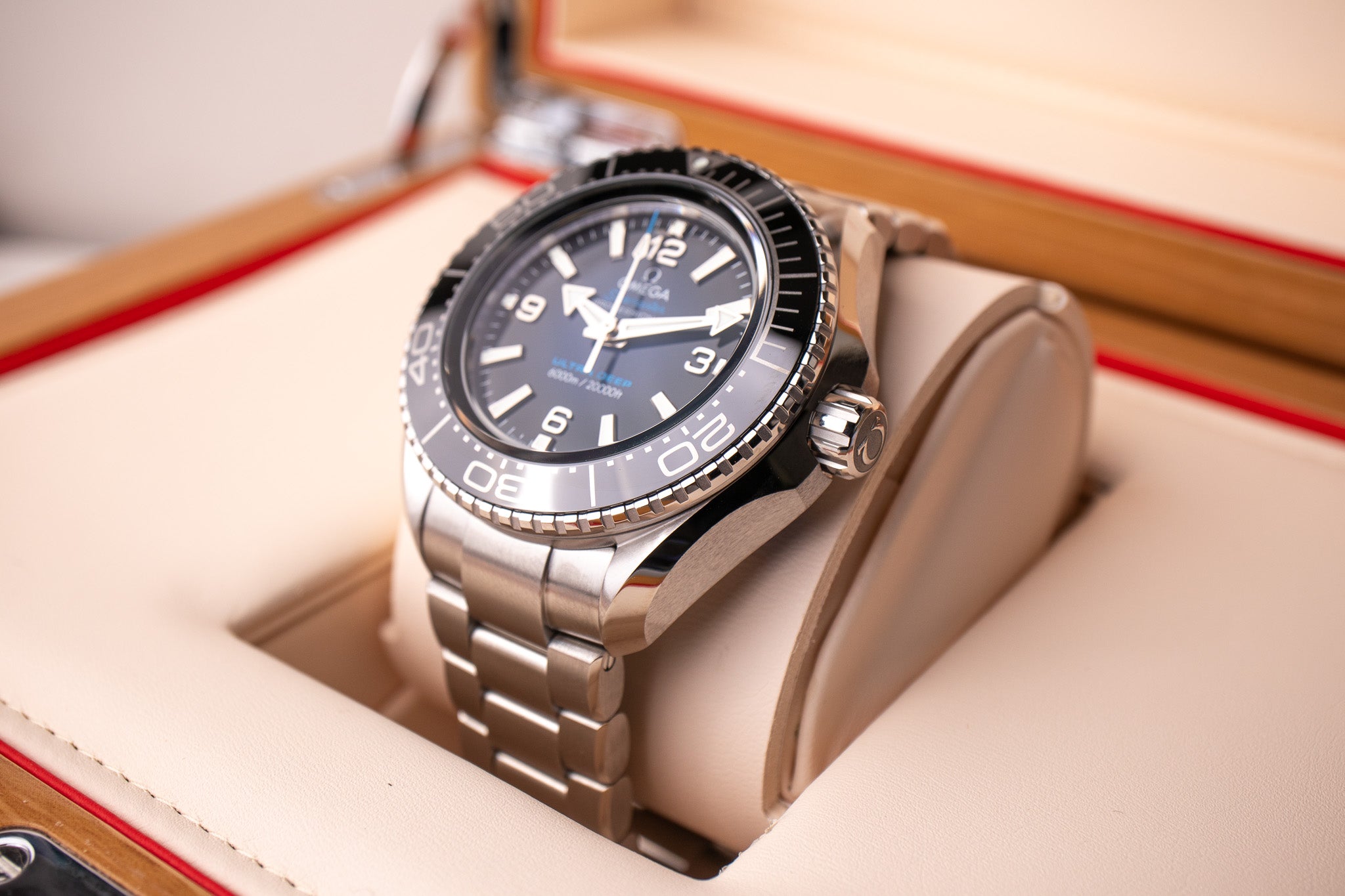 Omega Seamaster Planet Ocean 6000M Ultra Deep 215.30.46.21.03.001