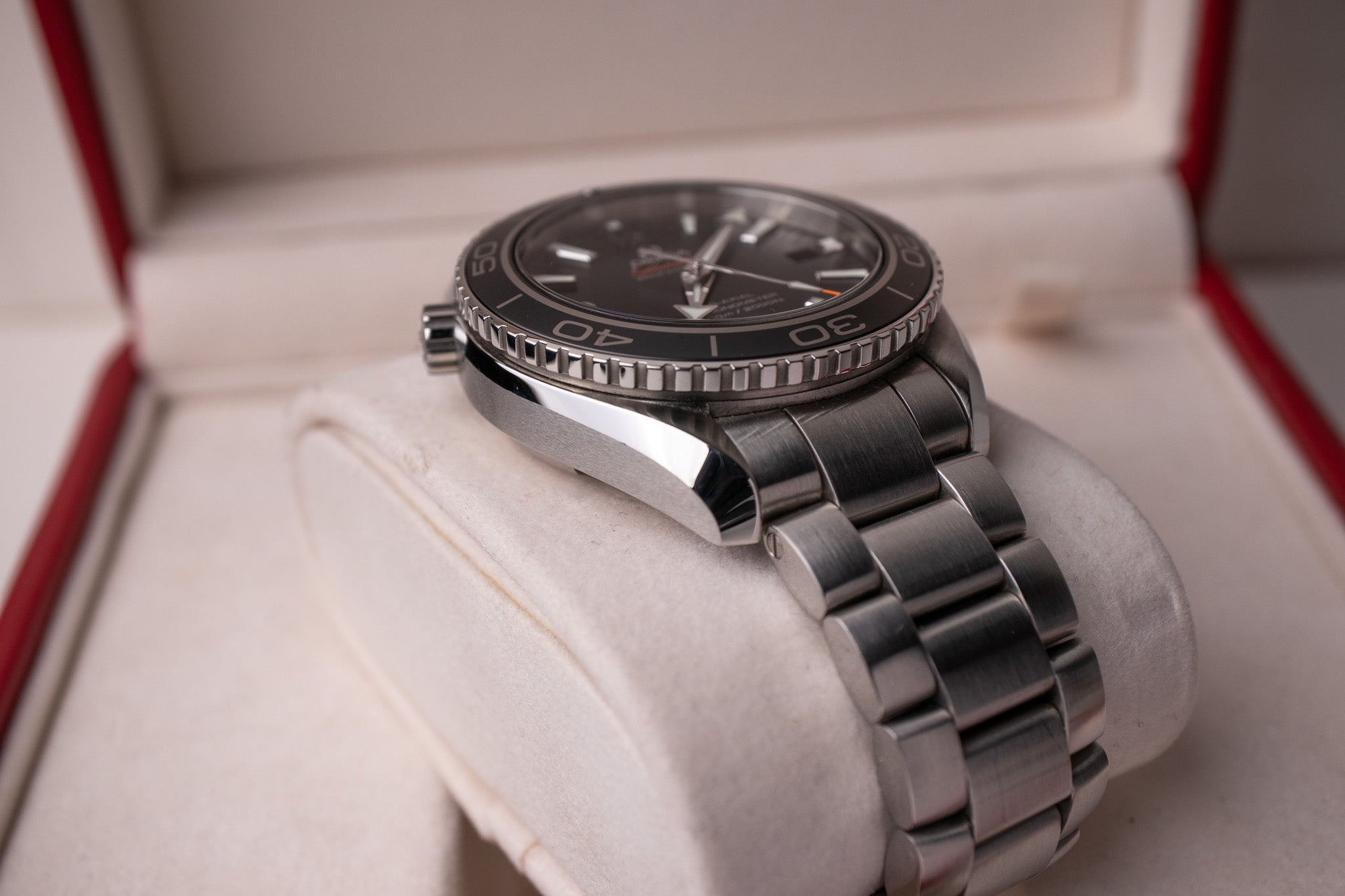 Omega Seamaster Planet Ocean 600M 42mm 232.30.42.21.01.001 'Skyfall'