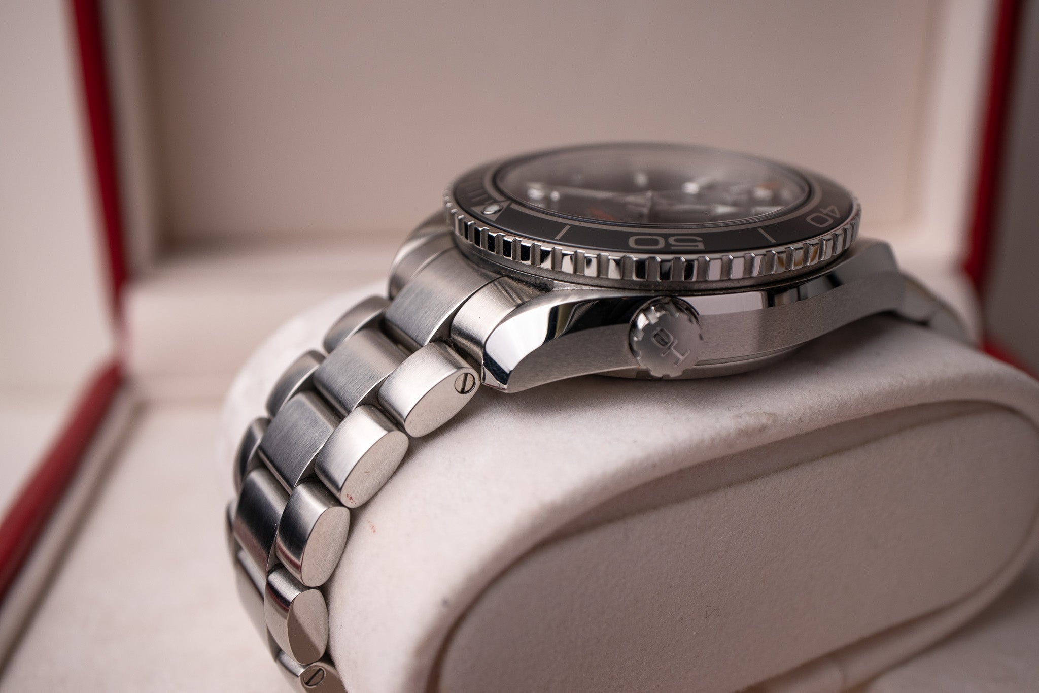 Omega Seamaster Planet Ocean 600M 42mm 232.30.42.21.01.001