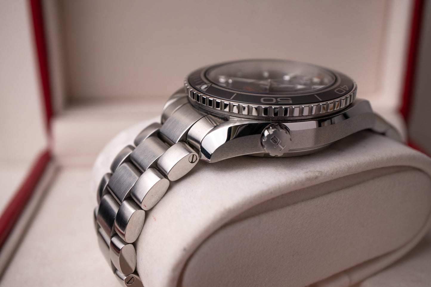 Omega Seamaster Planet Ocean 600M 42mm 232.30.42.21.01.001 'Skyfall'
