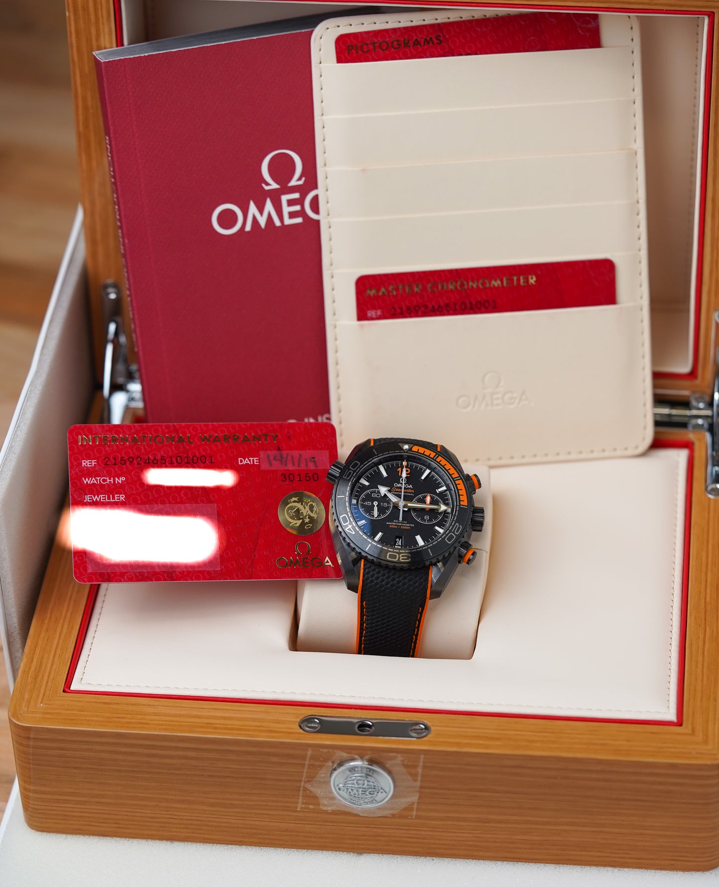 Omega Seamaster Planet Ocean 600M Chronograph Ceramic Deep Black 215.92.46.51.01.001